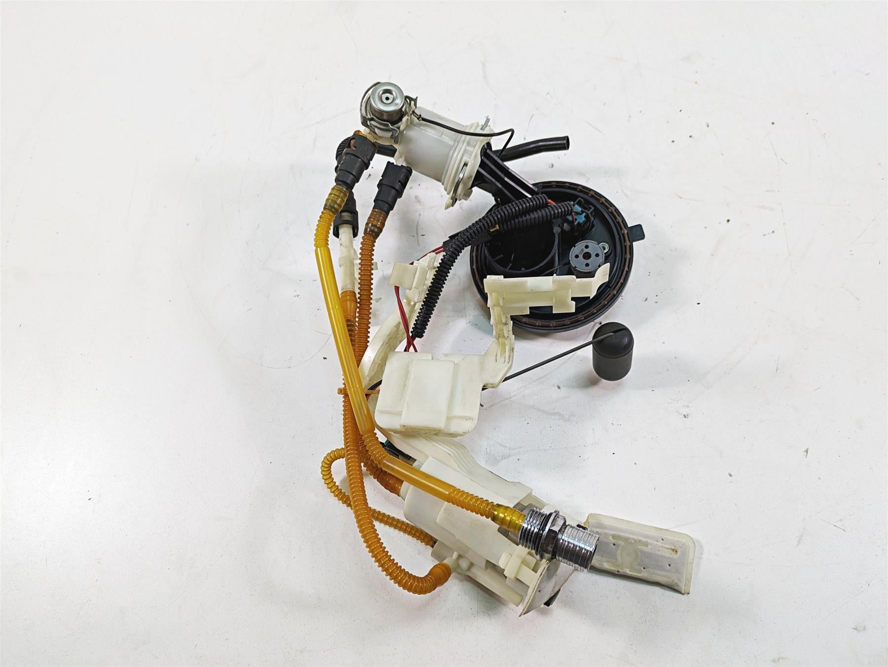 2018 Harley Touring FLHXSE CVO Street Glide Fuel Gas Petrol Pump -Works 75076-08 {{ shop.shopifyCountryName }} - Mototech271