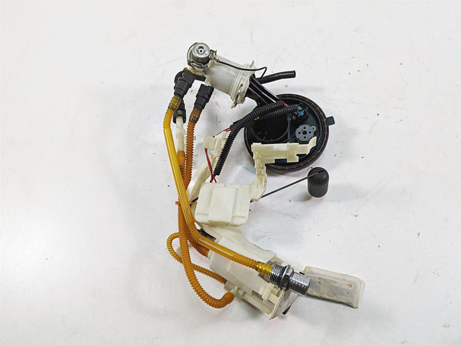 2018 Harley Touring FLHXSE CVO Street Glide Fuel Gas Petrol Pump -Works 75076-08 {{ shop.shopifyCountryName }} - Mototech271