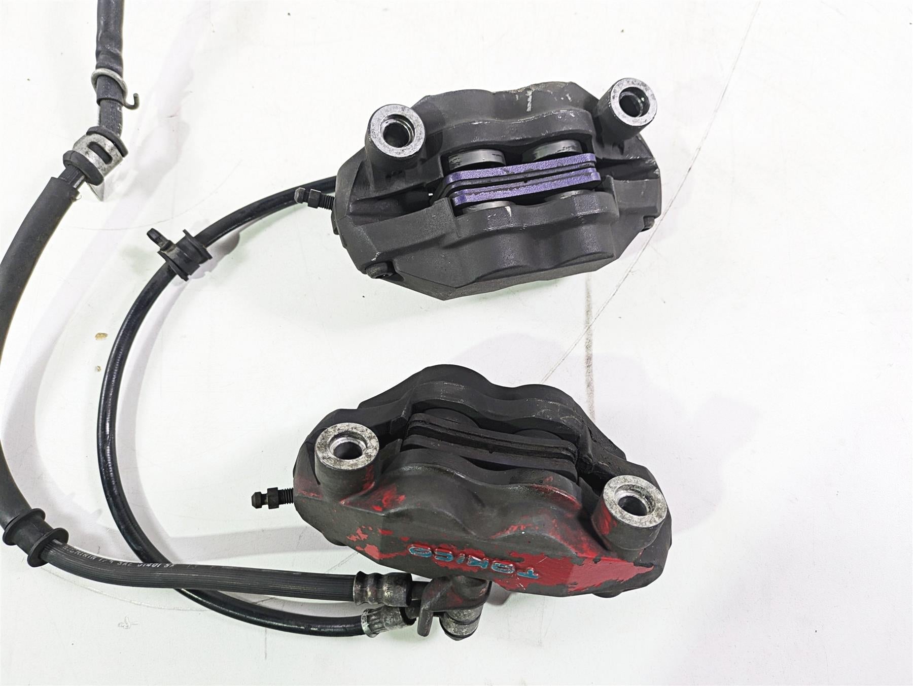 2007 Suzuki GSXR600 Front Brake Calipers 110mm Tokico 59100-41G00-999 {{ shop.shopifyCountryName }} - Mototech271