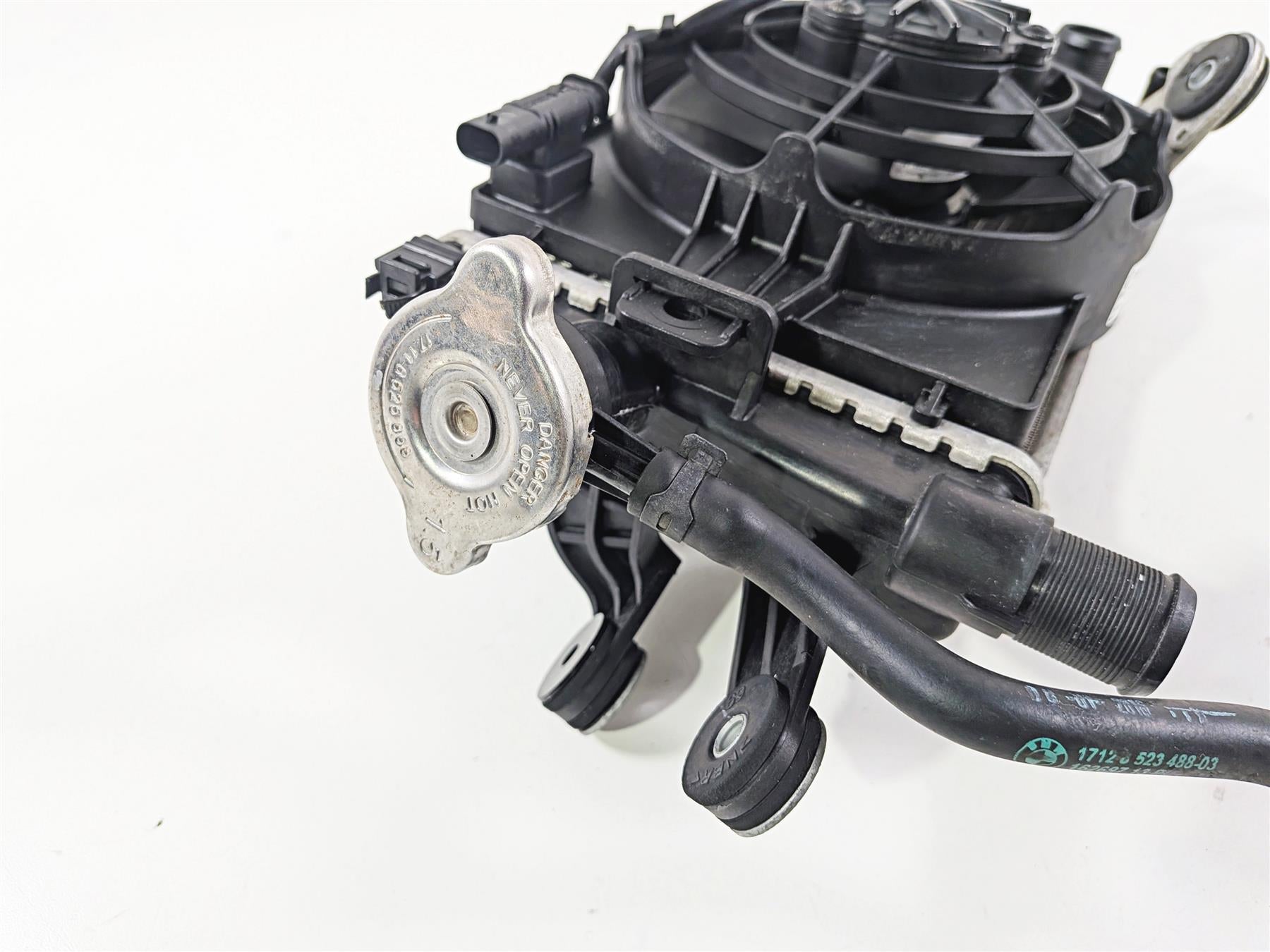 2016 BMW R1200RT RT RTW K52 Right Radiator Fan Hoses Reservoir 17118546416 {{ shop.shopifyCountryName }} - Mototech271