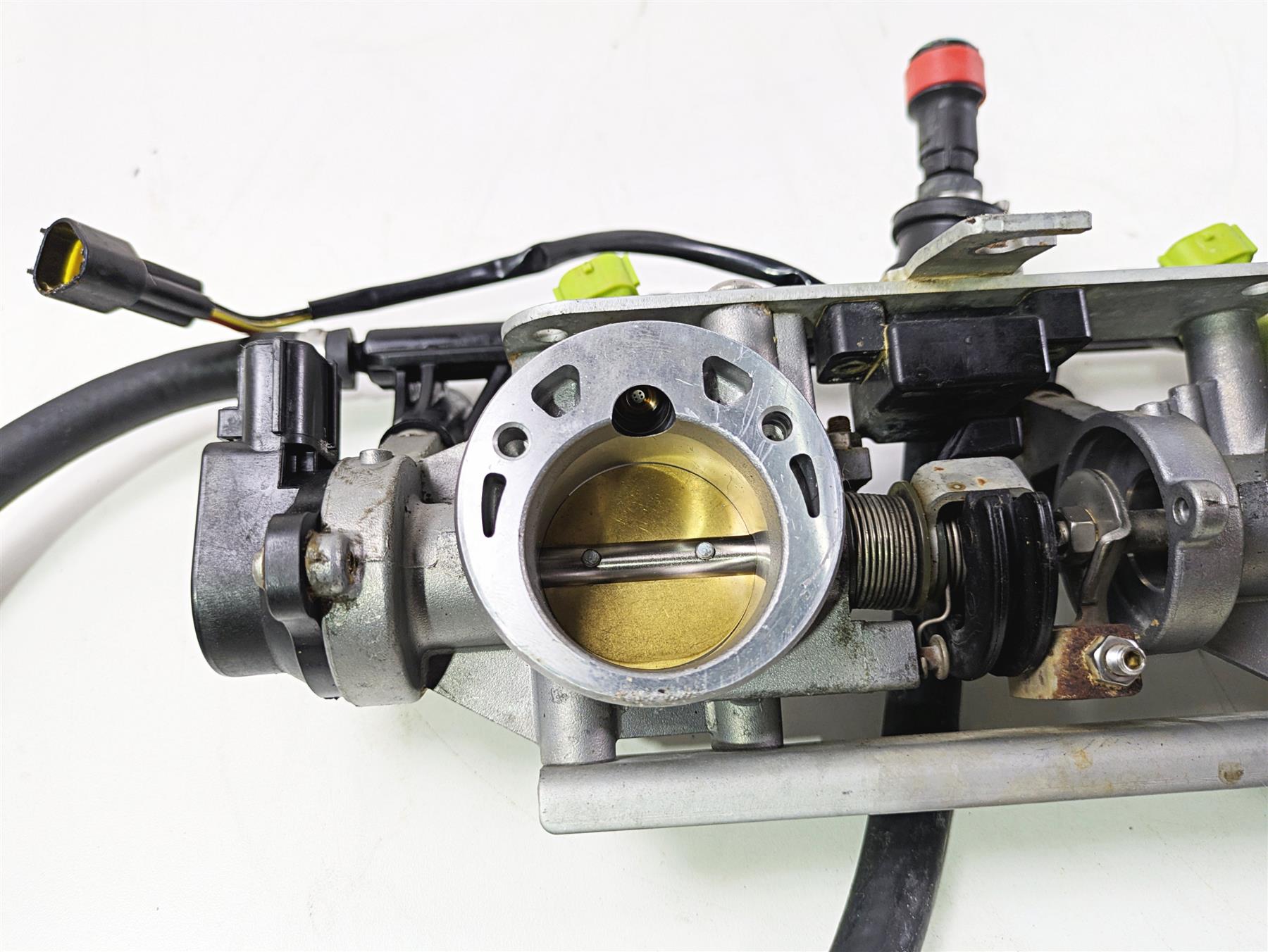 2006 Yamaha GP1300R Waverunner Throttle Body Fuel Injector Set 60T-13750-00-00 {{ shop.shopifyCountryName }} - Mototech271