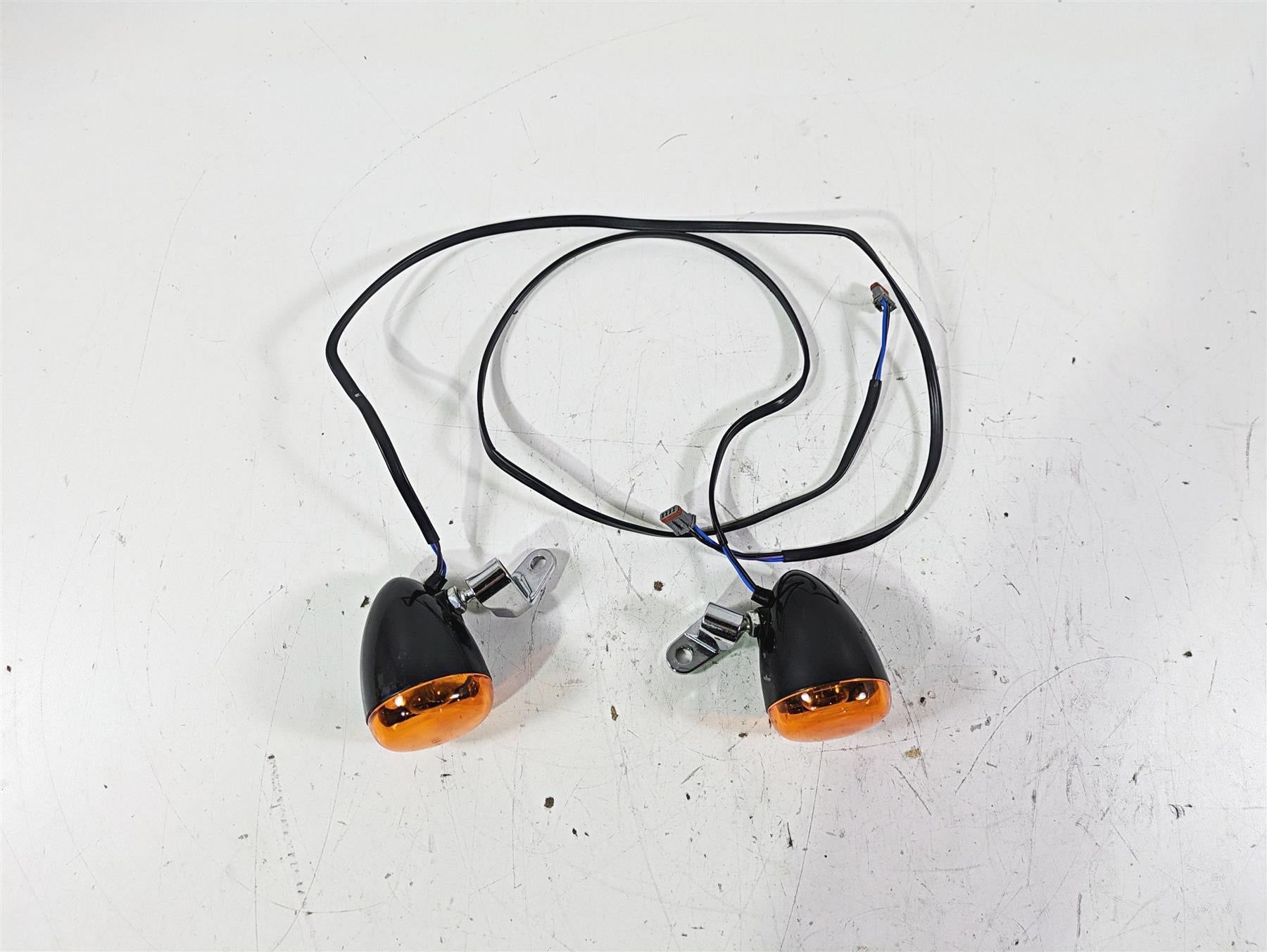 2021 Harley Softail FLSL Slim Front Blinker Turn Signal Set 67800523 {{ shop.shopifyCountryName }} - Mototech271