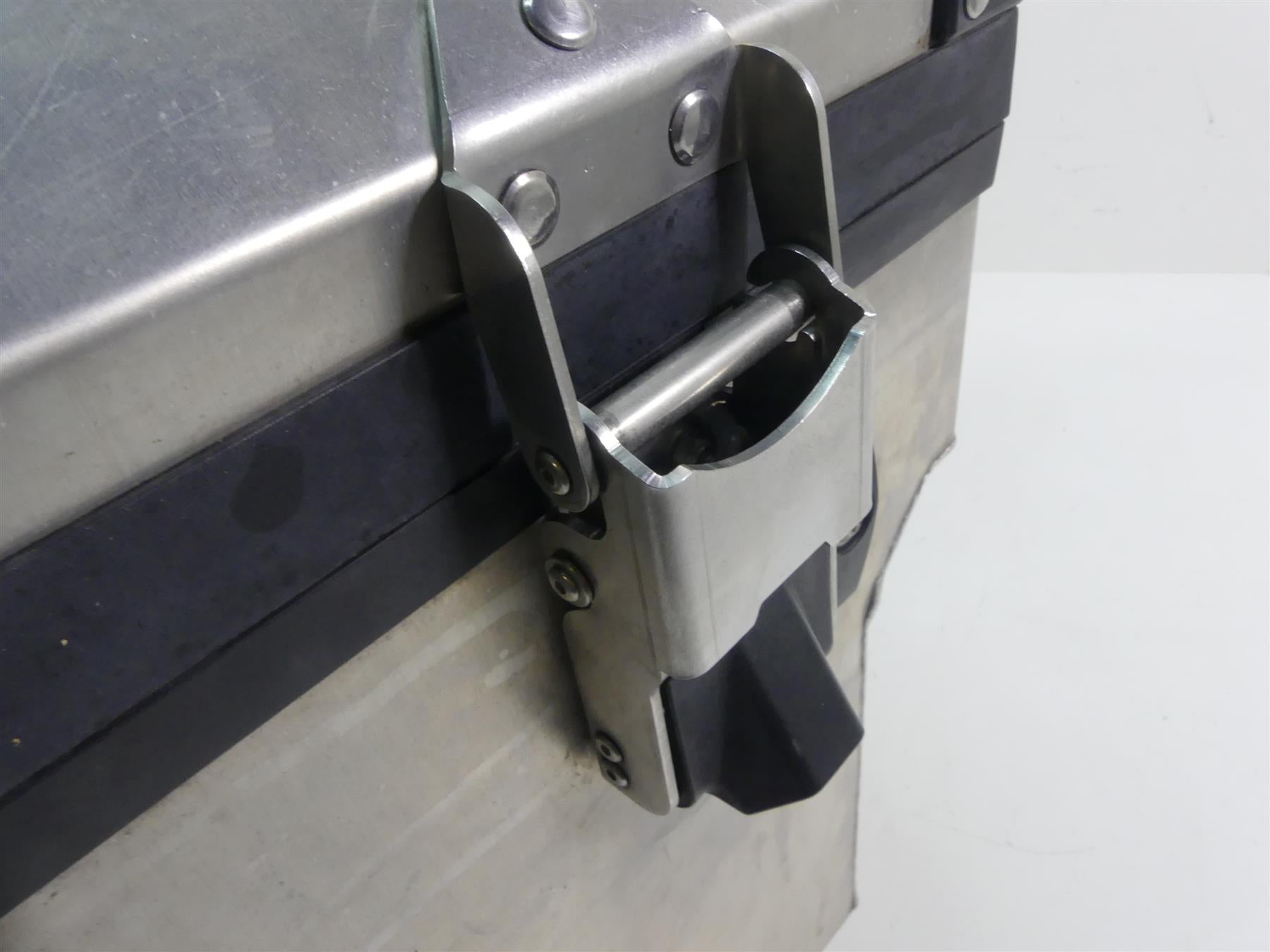 2013 BMW R1200GS K255 Adventure Left Saddlebag Saddle Bag 71607722305 {{ shop.shopifyCountryName }} - Mototech271