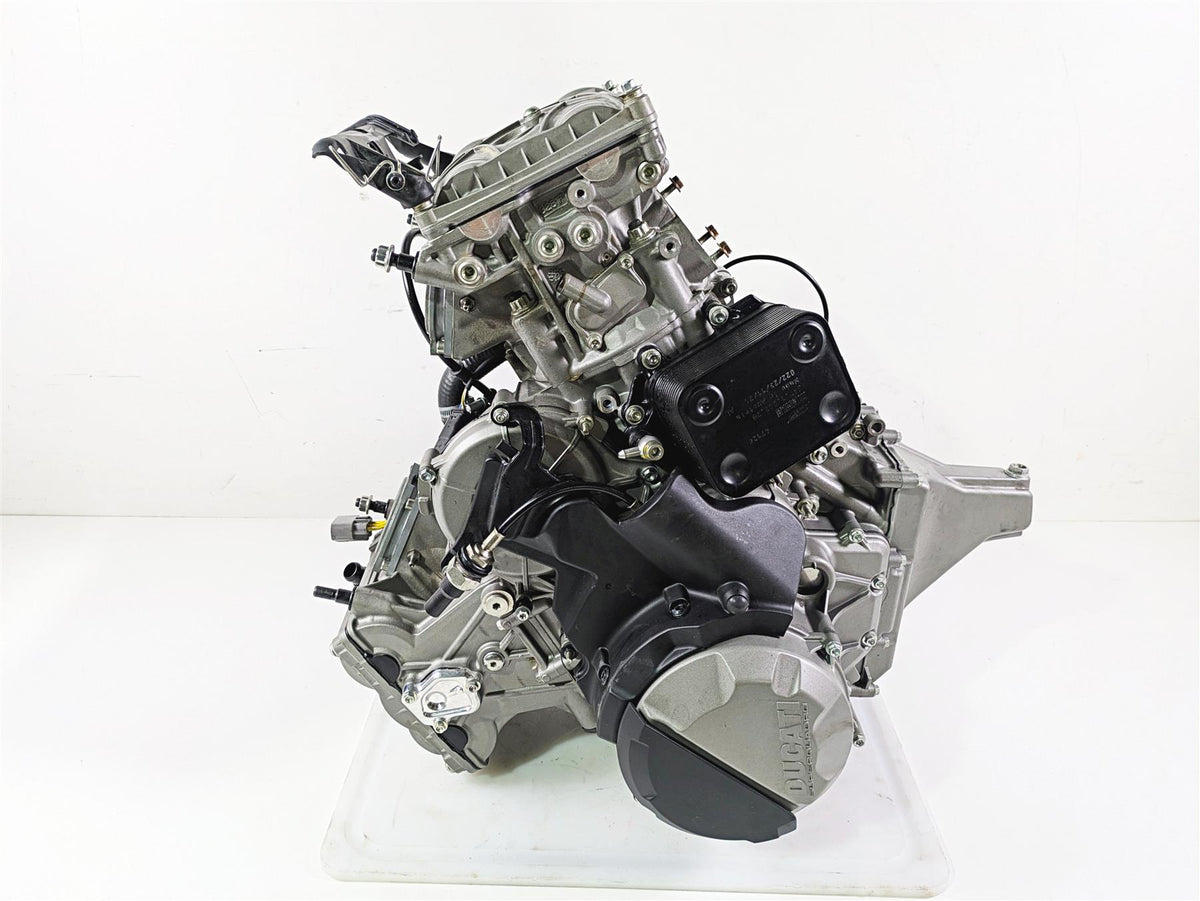 2022 Ducati Streetfighter V2 Running Engine Motor 4K Only - Video 225P0263A {{ shop.shopifyCountryName }} - Mototech271
