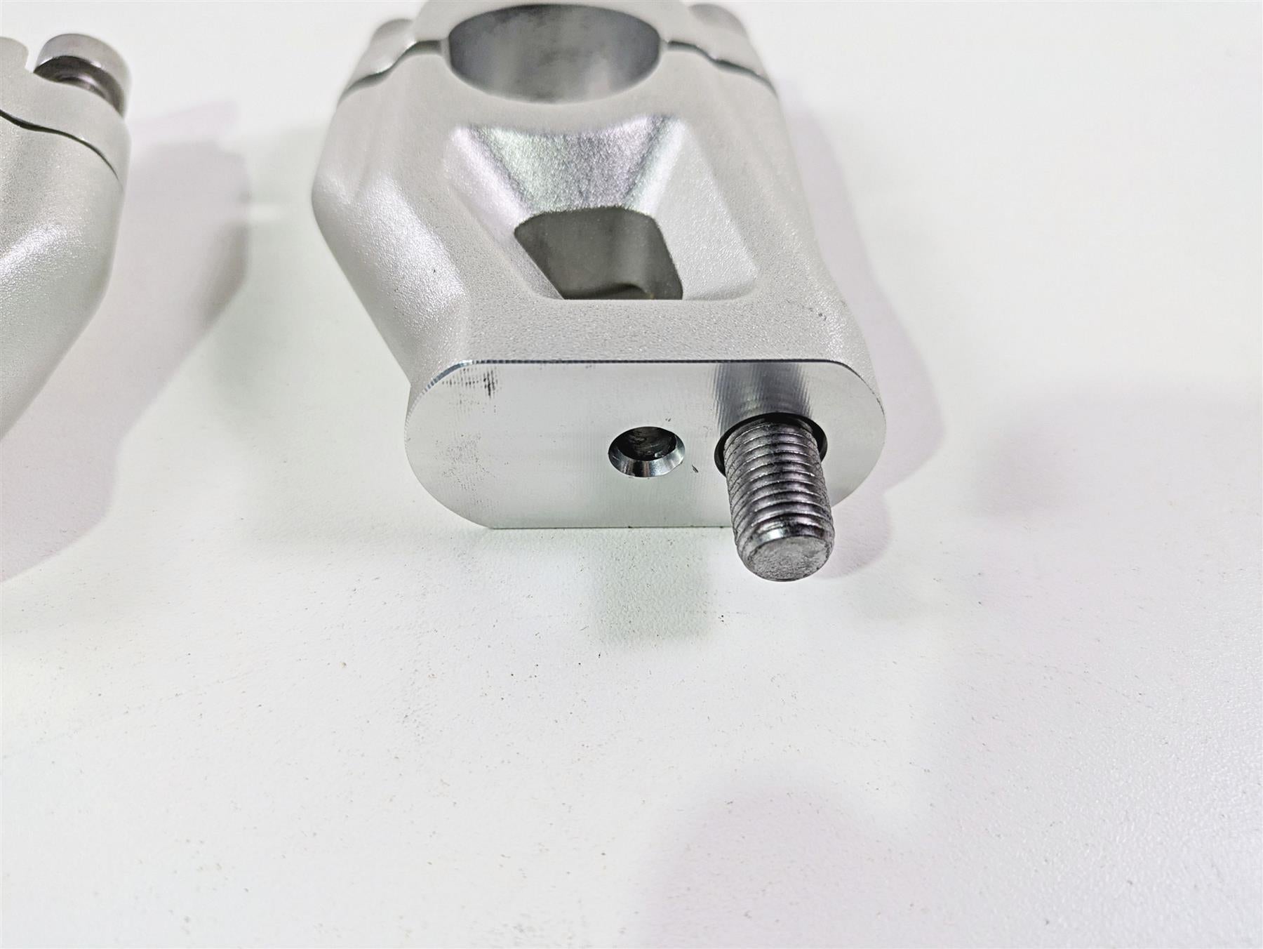 2024 Triumph Tiger 900 GT Handlebar Riser Holder Clamp Set T2040813 {{ shop.shopifyCountryName }} - Mototech271