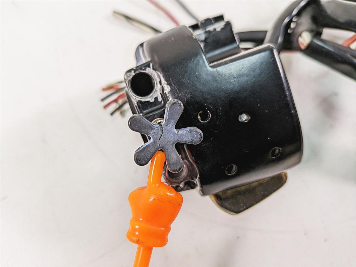 2009 Harley FXDC Dyna Super Glide Custom Right Hand Control Switch Read 71684-06 {{ shop.shopifyCountryName }} - Mototech271