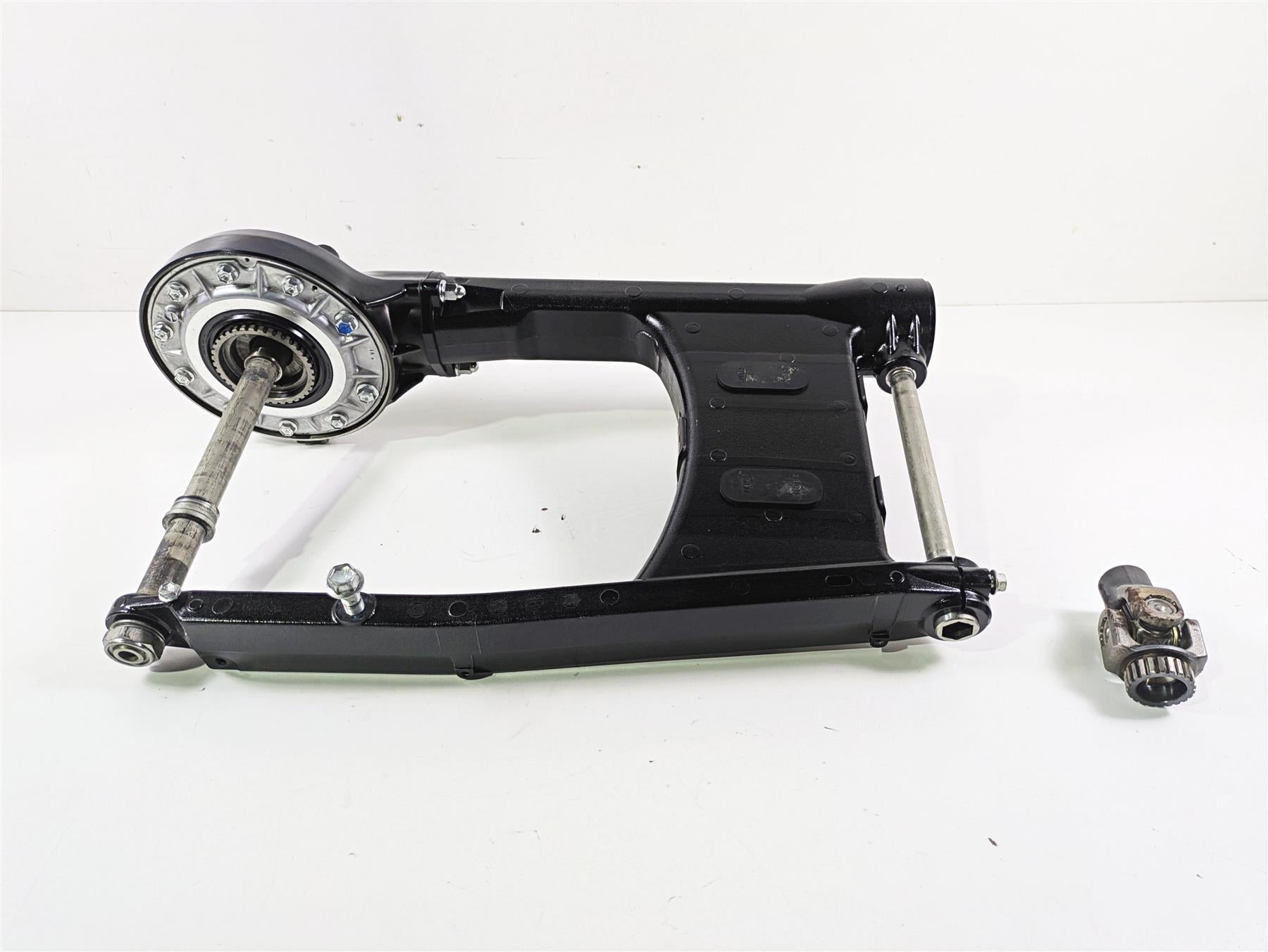 2019 Suzuki M109R VZR1800 Boulevard Swingarm Differential Shaft 27300-48850-019 {{ shop.shopifyCountryName }} - Mototech271