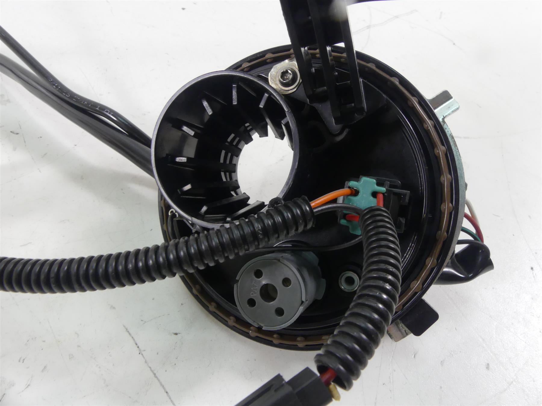 2016 Harley Touring FLTRX Road Glide Fuel Gas Petrol Pump - Tested 75069-08 {{ shop.shopifyCountryName }} - Mototech271