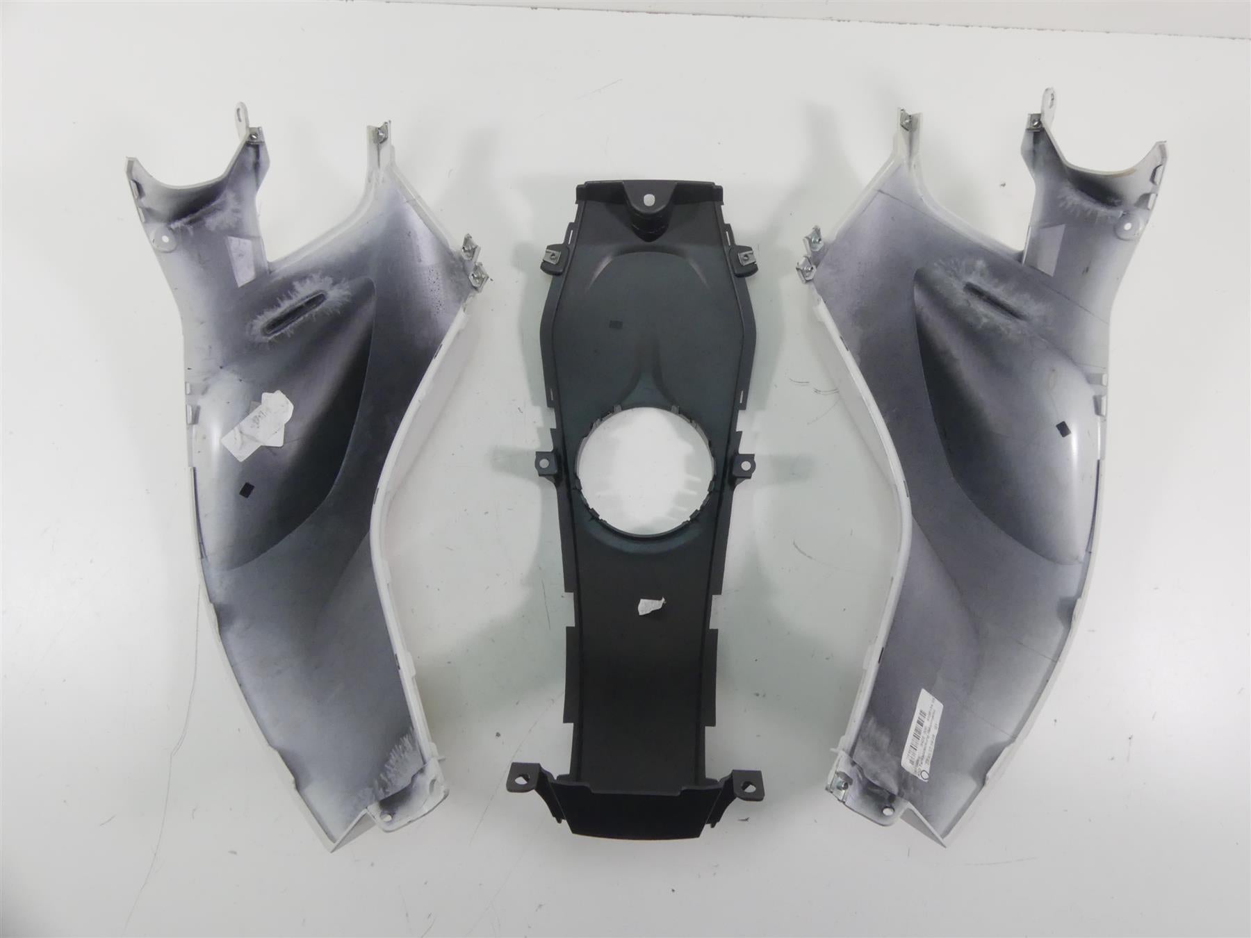 2017 BMW R1200RT K52 Left Right Tank Cover Fairing Set Alpinweiss 46638533563 {{ shop.shopifyCountryName }} - Mototech271