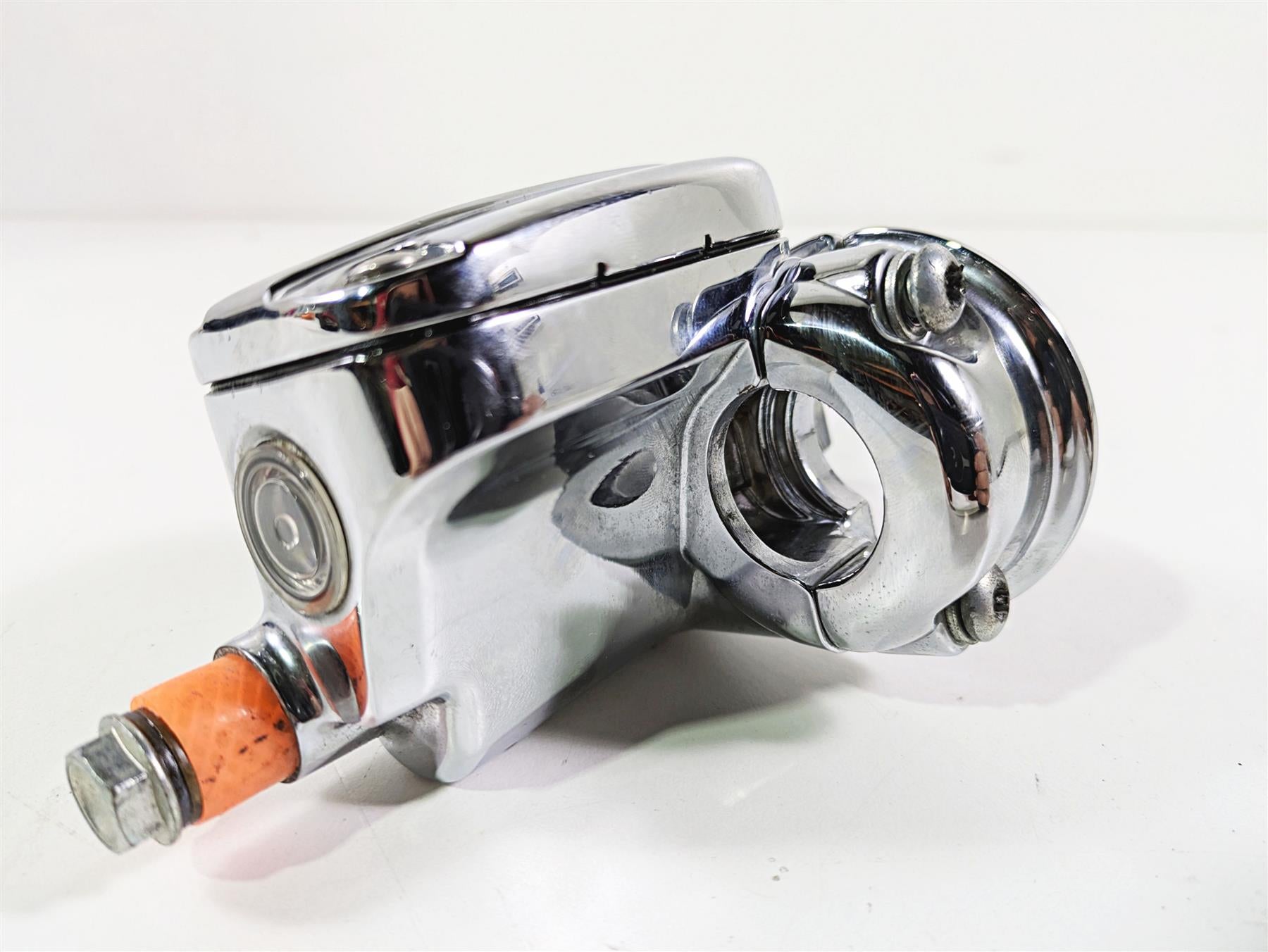 2017 Harley Touring FLHTKSE CVO E-Glide Front Brake Master Cylinder 42102-08D {{ shop.shopifyCountryName }} - Mototech271