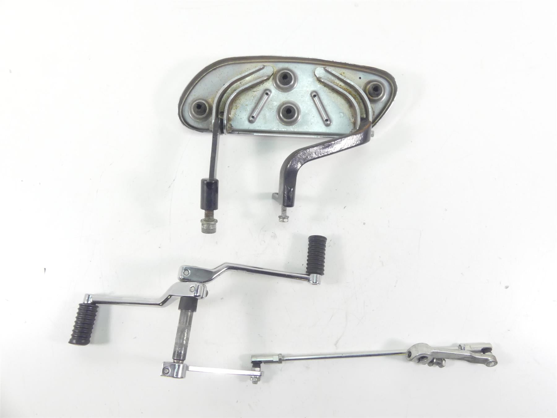 2005 Harley Touring FLHRSI Road King Left Front Floorboard & Shifter 50622-83C {{ shop.shopifyCountryName }} - Mototech271