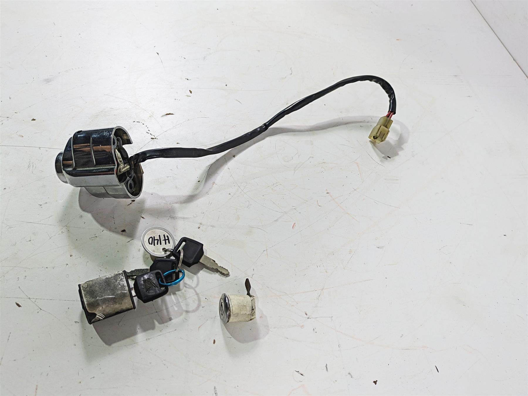 2002 Honda VT1100 Shadow Sabre Ignition Switch Key Lock Set 35010-MAA-A30 {{ shop.shopifyCountryName }} - Mototech271