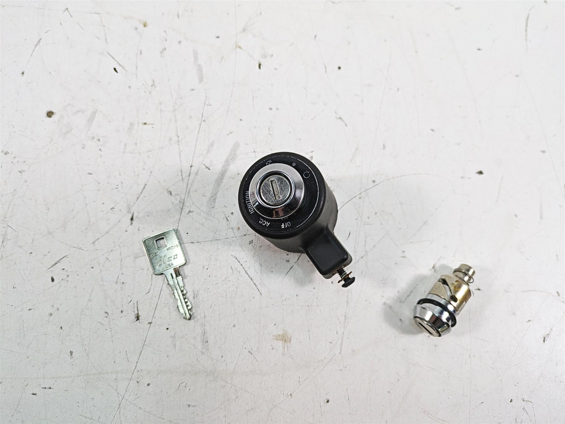 2019 Harley XL883N Sportster Iron Ignition Switch Steering Lock Set 71400083 {{ shop.shopifyCountryName }} - Mototech271