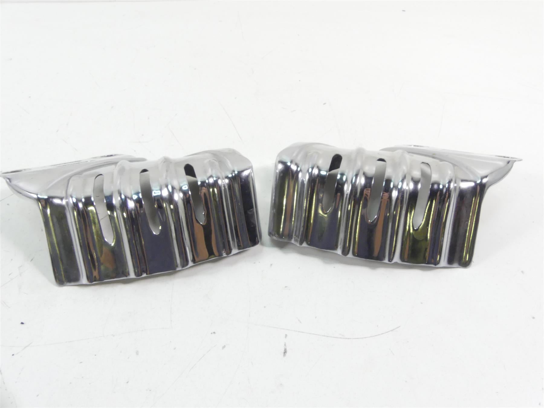 2013 Harley Touring FLHX Street Glide Kuryakyn Front Caliper Cover Set 7789 {{ shop.shopifyCountryName }} - Mototech271