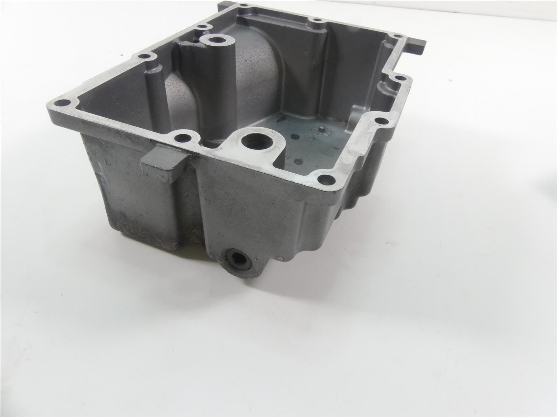 2009 Harley Dyna FXDF SE CVO Fat Bob Transmission Oil Pan Cover 26071-02 {{ shop.shopifyCountryName }} - Mototech271