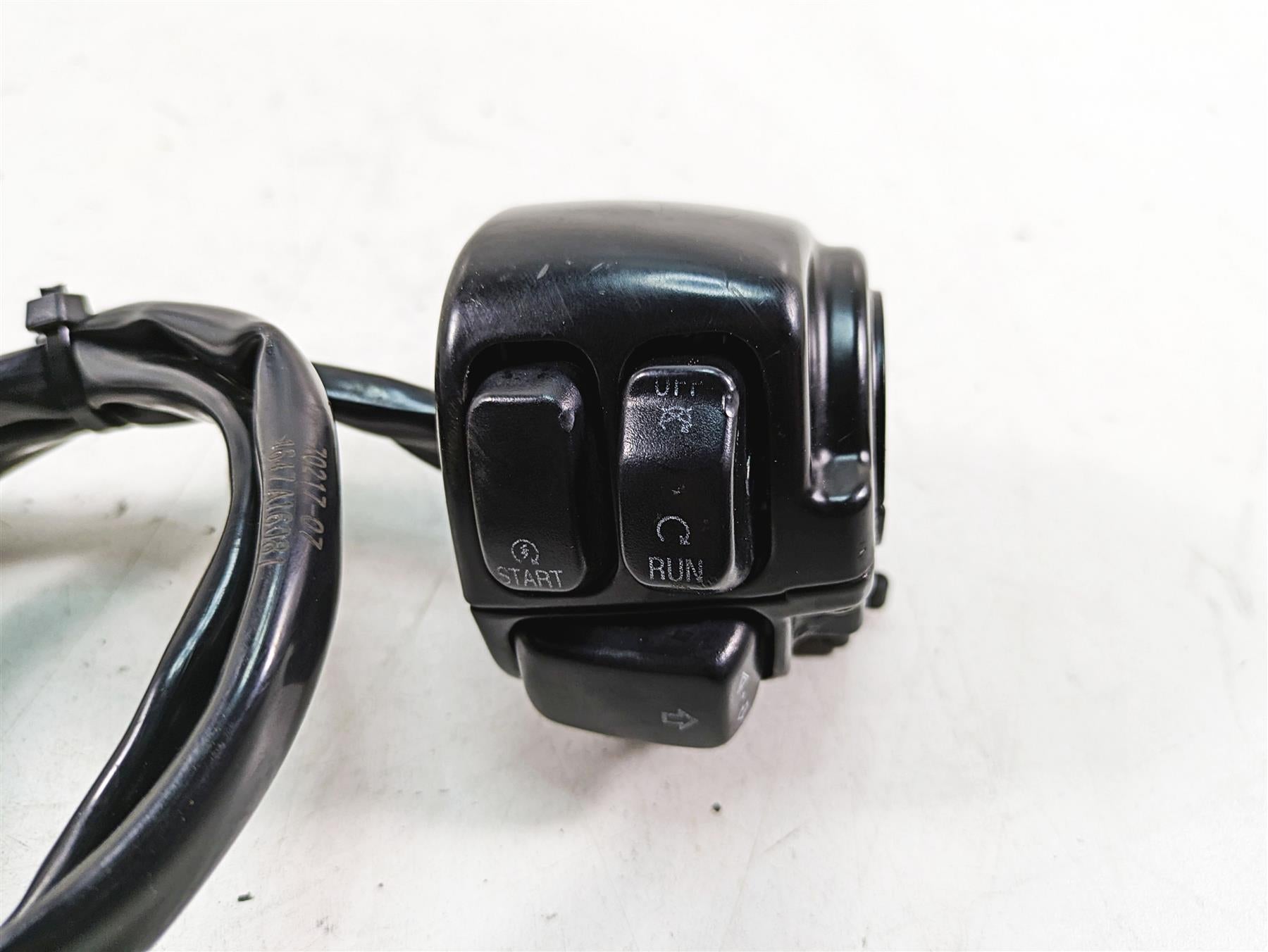 2007 Harley Sportster XL1200 C Right Hand Start Control Switch - Read 71684-06A {{ shop.shopifyCountryName }} - Mototech271