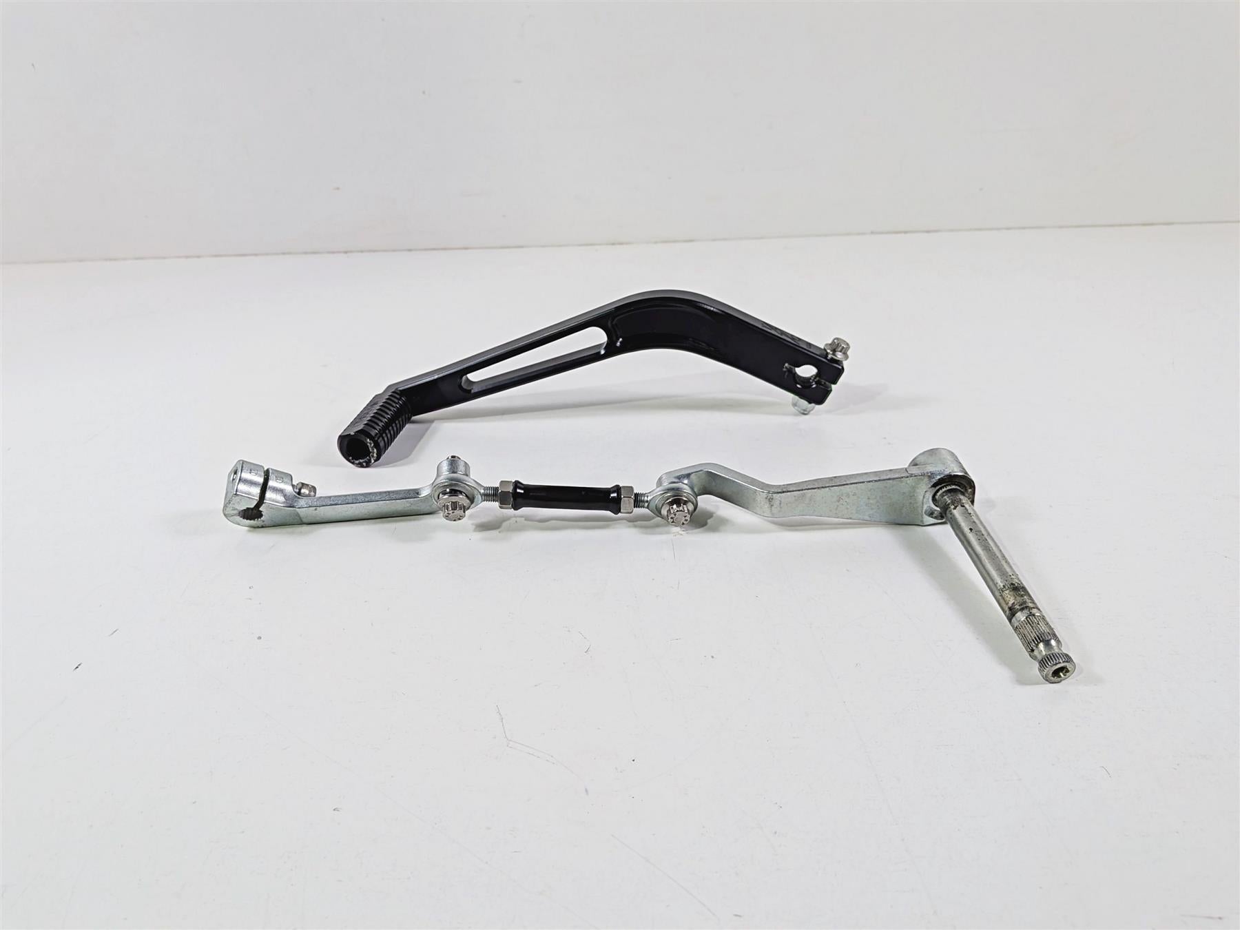 2024 Harley Softail FXLRST Low Rider Thrashin Shift Lever & Linkage TSC-2901-1 {{ shop.shopifyCountryName }} - Mototech271