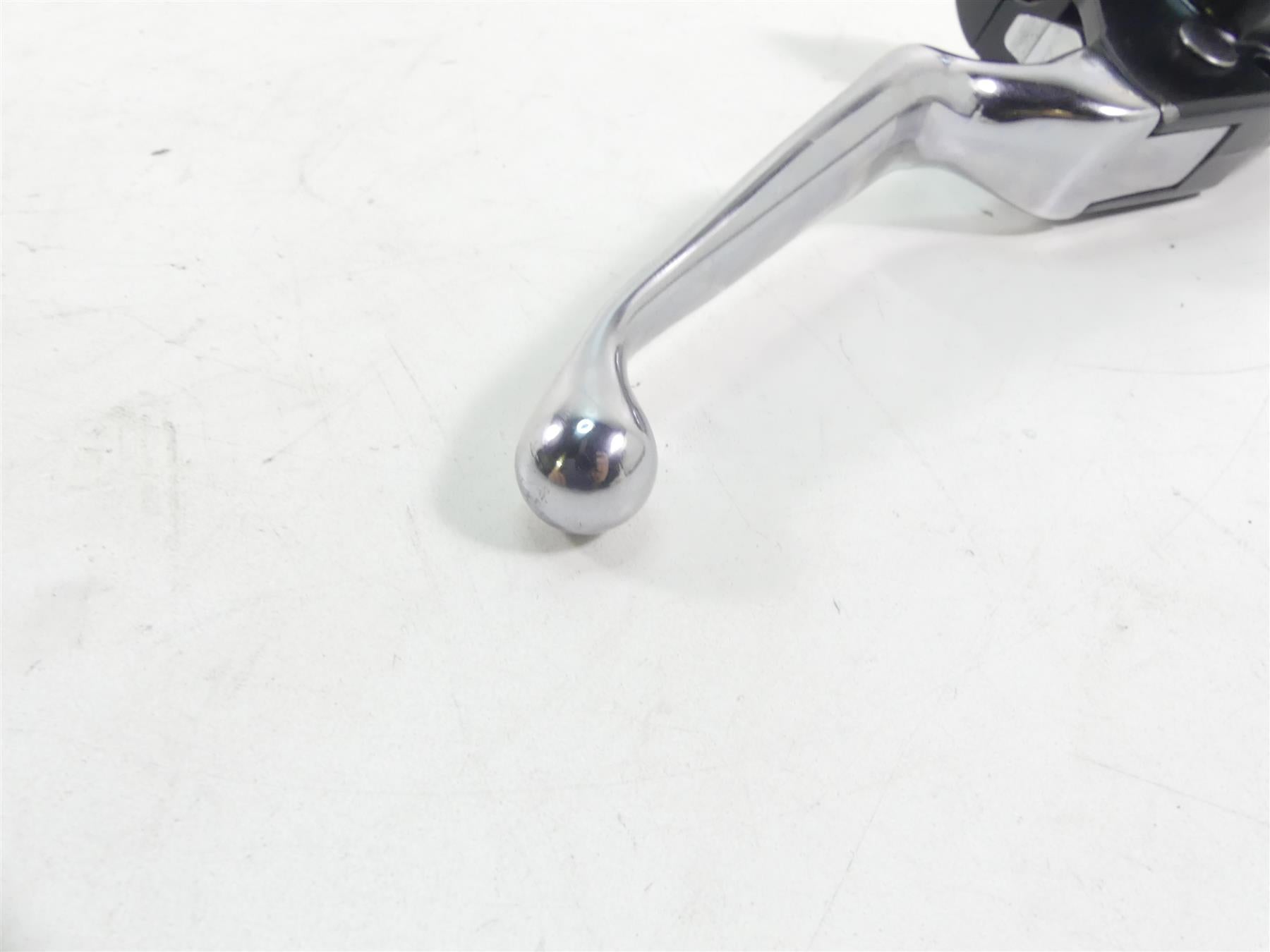 2000 Harley Dyna FXR4 CVO Super Glide Front Brake Master Cylinder 11/16 45353-99 {{ shop.shopifyCountryName }} - Mototech271