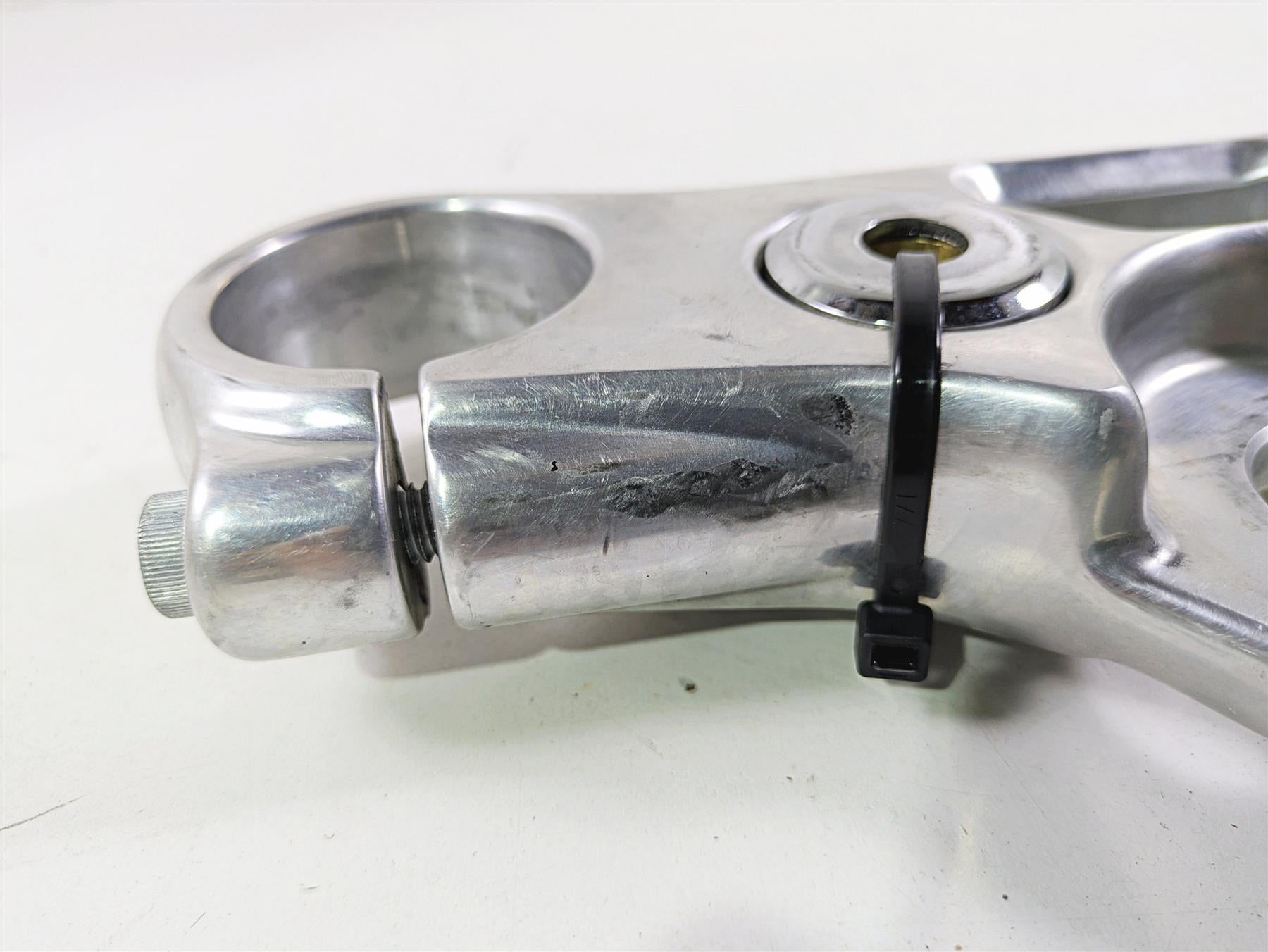 2011 Harley FXDC Dyna Super Glide Upper Triple Tree Clamp 49mm 45538-08 {{ shop.shopifyCountryName }} - Mototech271