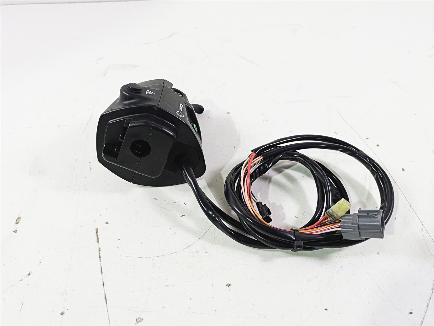 2020 Yamaha Waverunner VX1050 Deluxe Left Hand Control Switch F2X-68310-01-00 {{ shop.shopifyCountryName }} - Mototech271