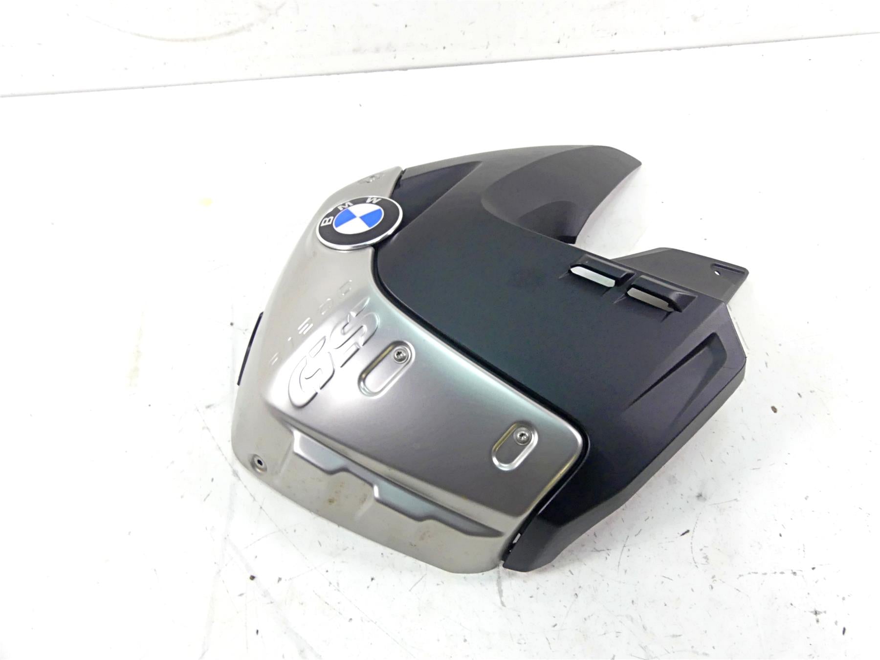 2009 BMW R1200 GS K25 Tank Left Side Cover Fairing 46637693431 46637700873 {{ shop.shopifyCountryName }} - Mototech271