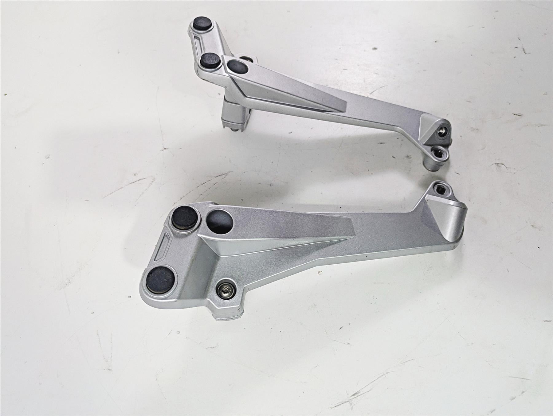 2010 BMW R1200GS K25 Saddlebag Mount Bracket Holder Set 46547695986 {{ shop.shopifyCountryName }} - Mototech271