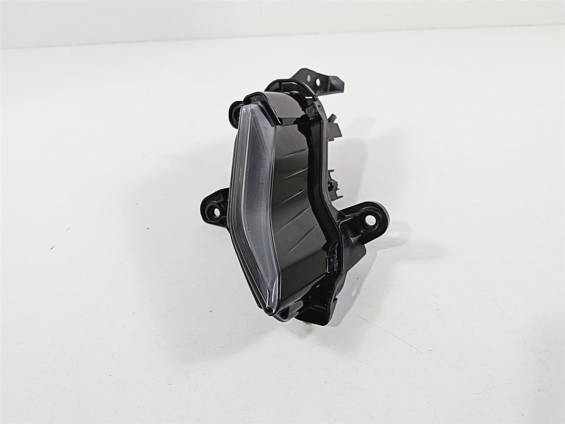 2025 Yamaha YZF R7 Nice Left Pilot Headlight Running Lamp BEB-84301-00-00 {{ shop.shopifyCountryName }} - Mototech271