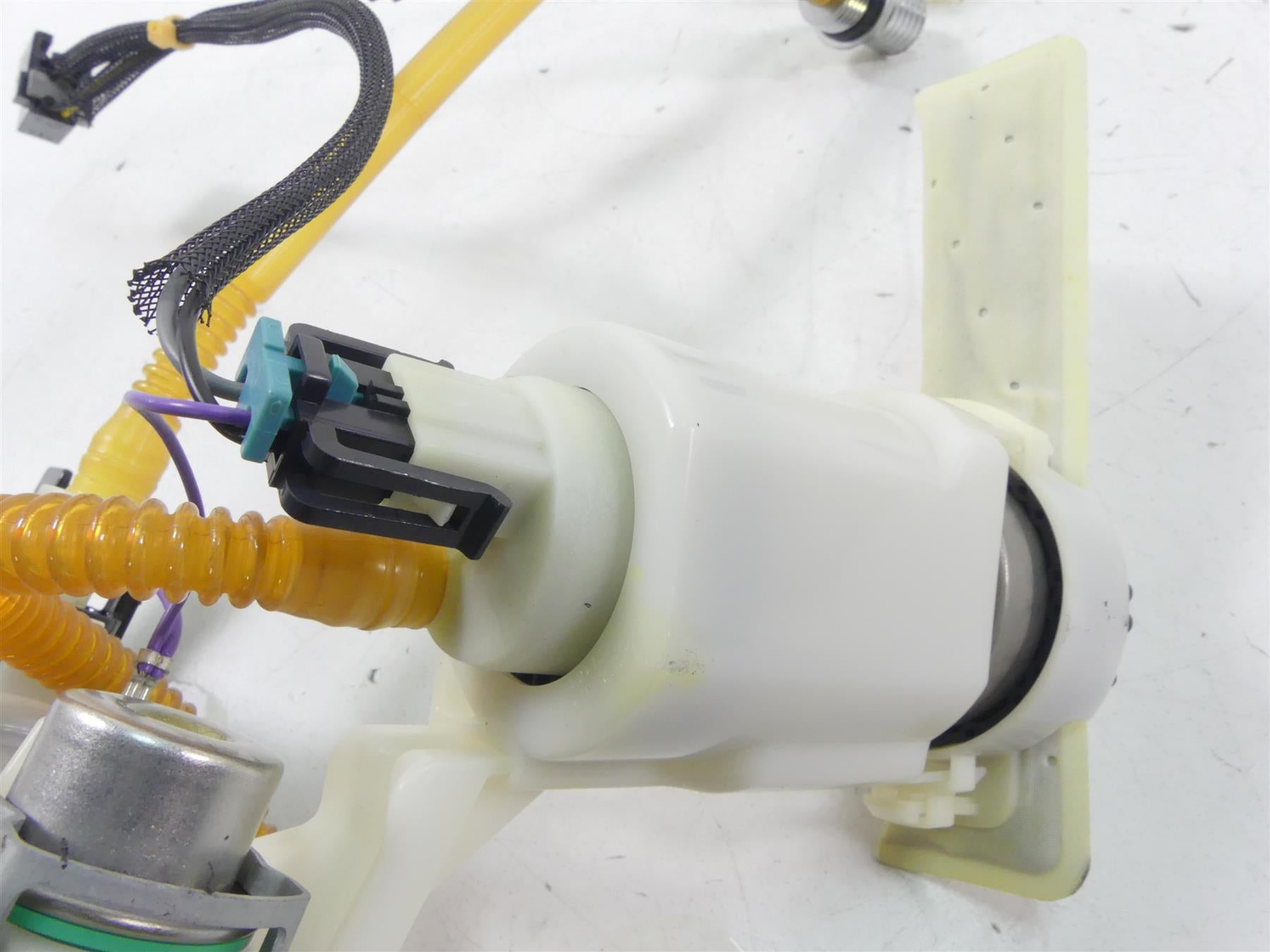 2014 Harley FXDL Dyna Low Rider Fuel Gas Petrol Pump & Sending Unit 75246-04 {{ shop.shopifyCountryName }} - Mototech271
