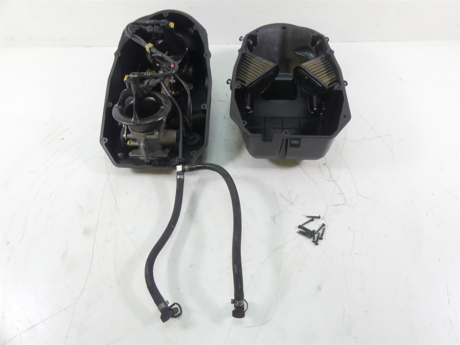 2006 Ducati 999 Biposto Air Box Filter Cleaner Throttle Body Bodies Set 28240541 {{ shop.shopifyCountryName }} - Mototech271