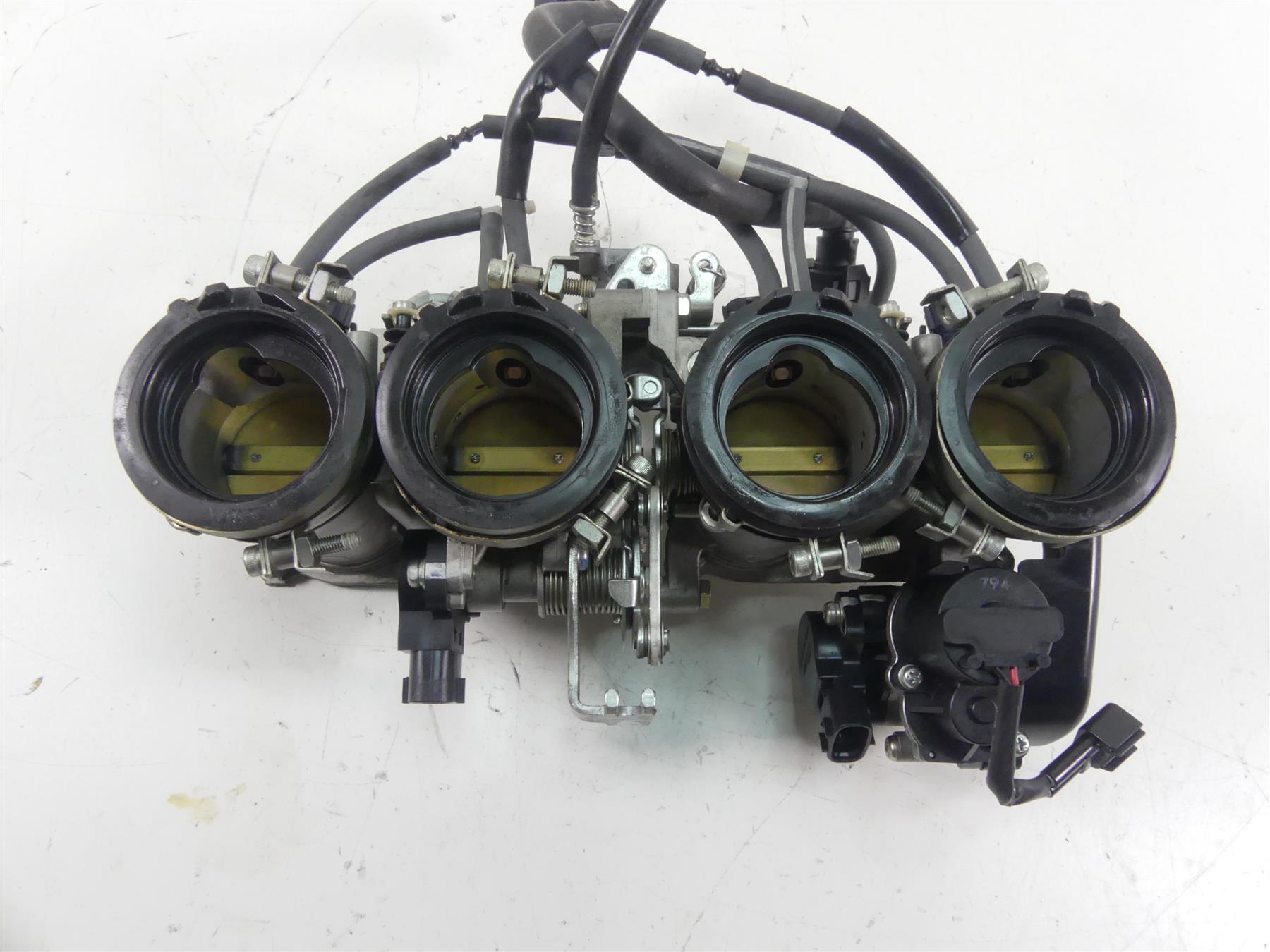 2008 Yamaha FZ1 Fazer Mikuni Throttle Body Bodies & Wiring 2D1-13750-20-00 {{ shop.shopifyCountryName }} - Mototech271