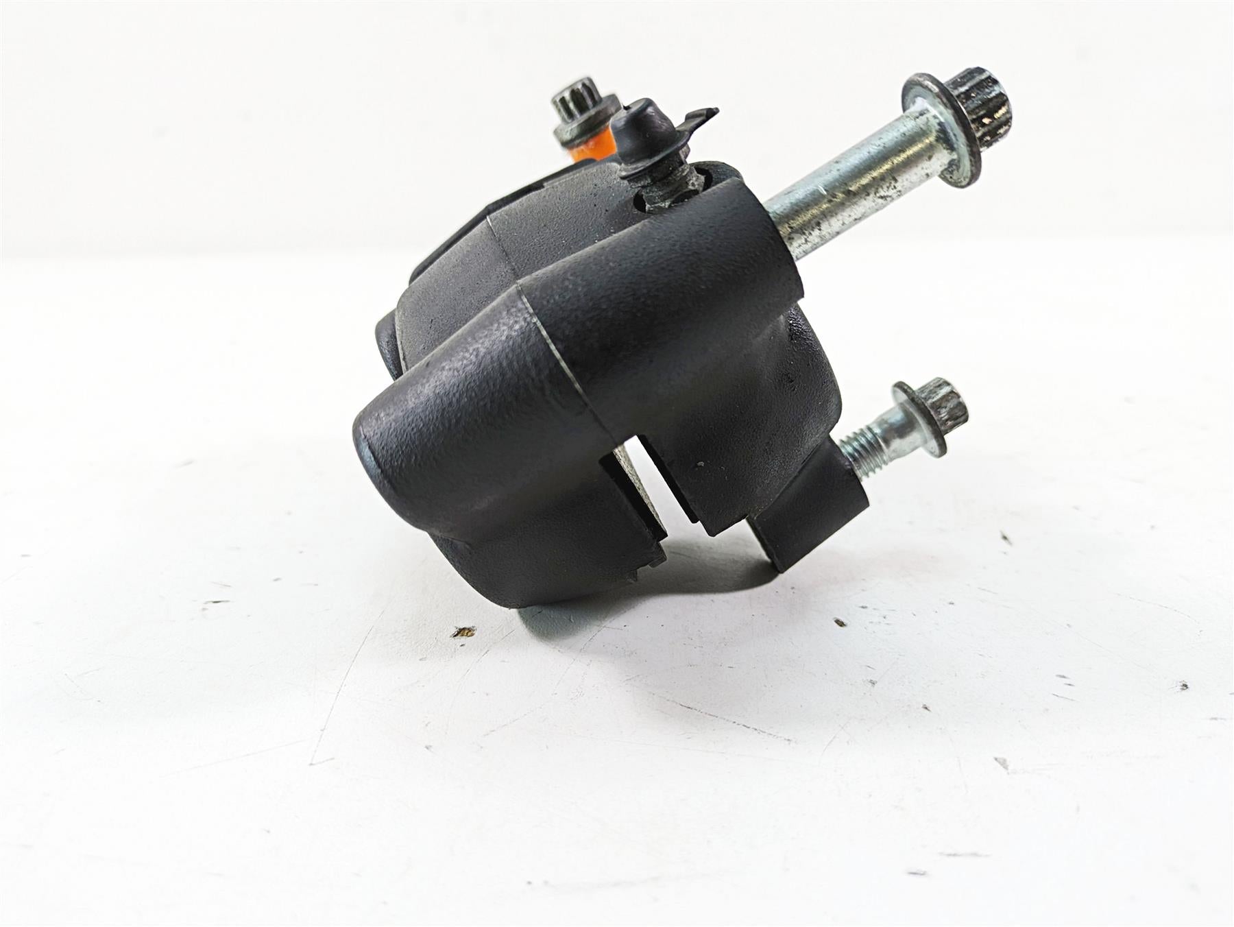 2013 Harley Softail FLSTC Heritage Classic Front Brake Caliper 46356-11 {{ shop.shopifyCountryName }} - Mototech271