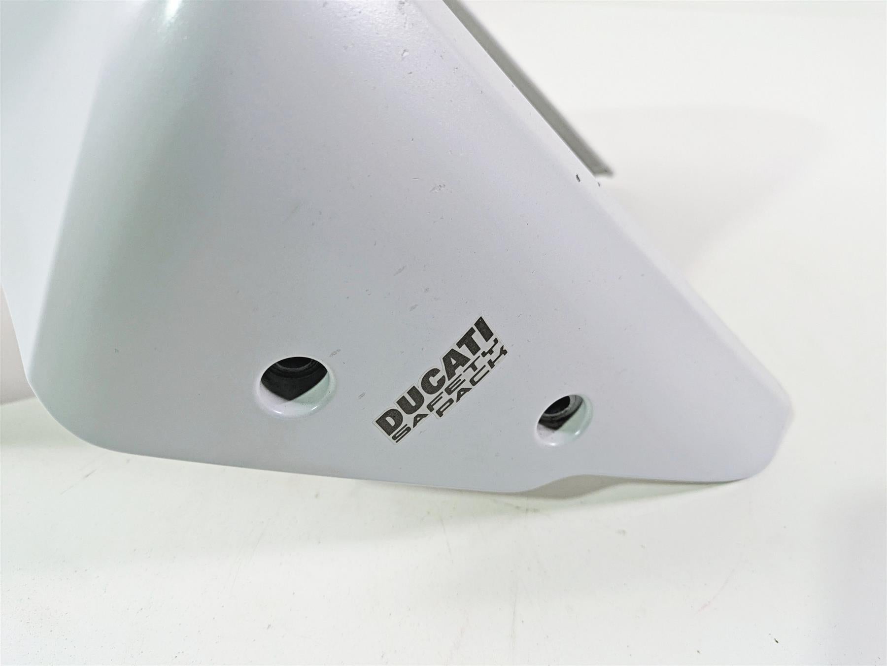 2019 Ducati Supersport 939 S Front Fender in White 564P6482A {{ shop.shopifyCountryName }} - Mototech271