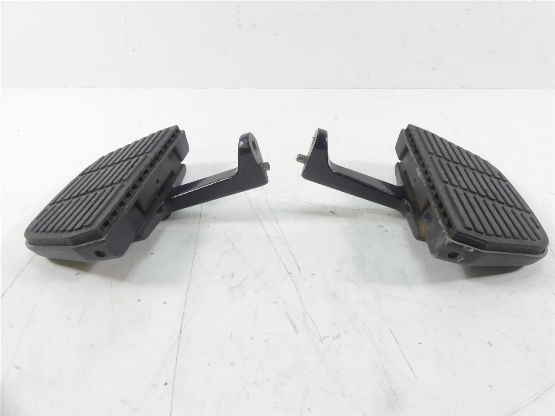 1998 Harley Touring FLHTC Electra Glide Rear Passenger Floor Board Set 52719-93 {{ shop.shopifyCountryName }} - Mototech271