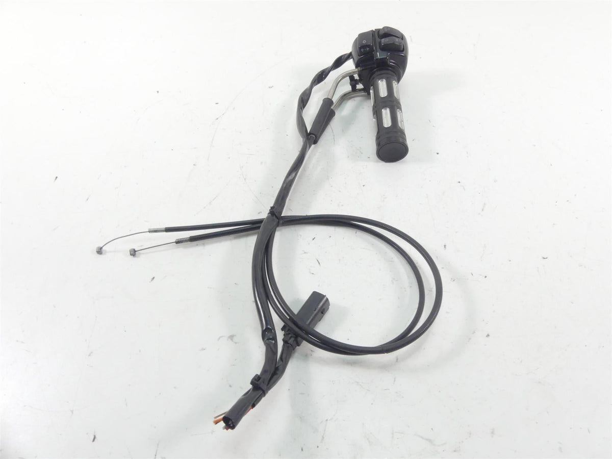 2012 Harley VRSCF Muscle Rod Right Hand Throttle Control Switch - Read 71684-06A {{ shop.shopifyCountryName }} - Mototech271