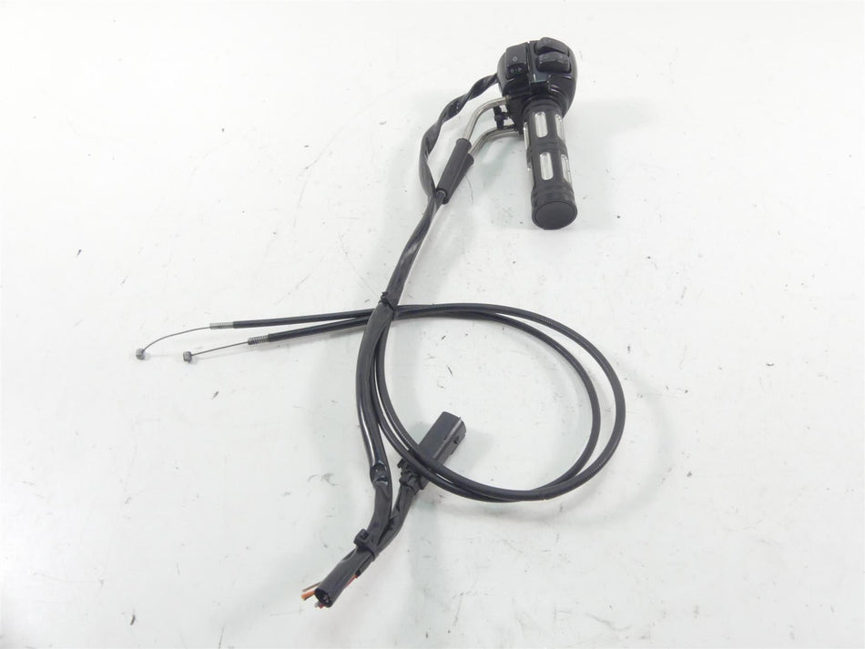 2012 Harley VRSCF Muscle Rod Right Hand Throttle Control Switch - Read 71684-06A {{ shop.shopifyCountryName }} - Mototech271