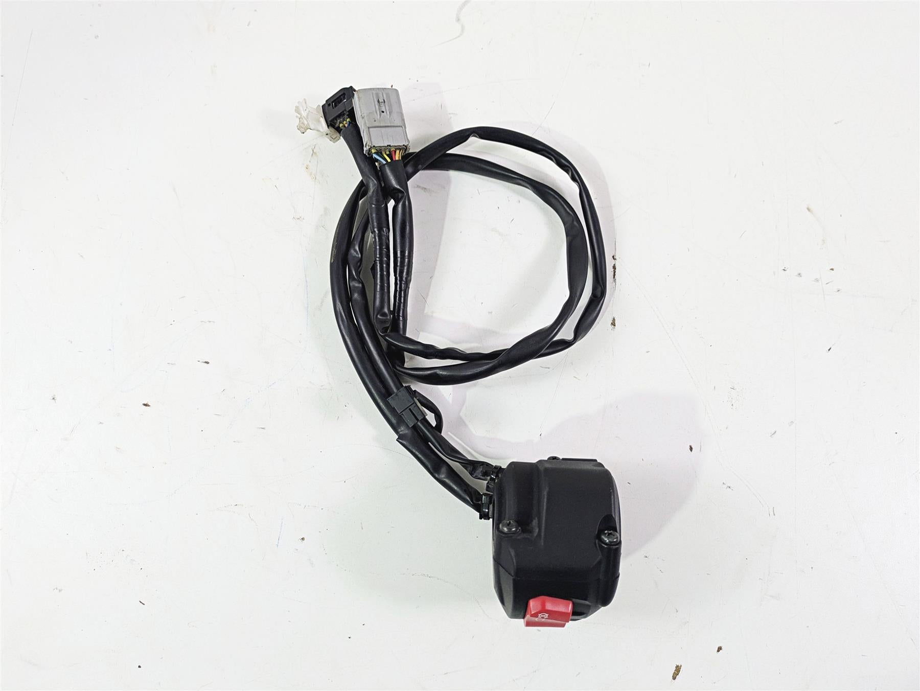 2020 Suzuki V-Strom 1050 XT Right Hand Start Stop Control Switch 57100-06L00 {{ shop.shopifyCountryName }} - Mototech271