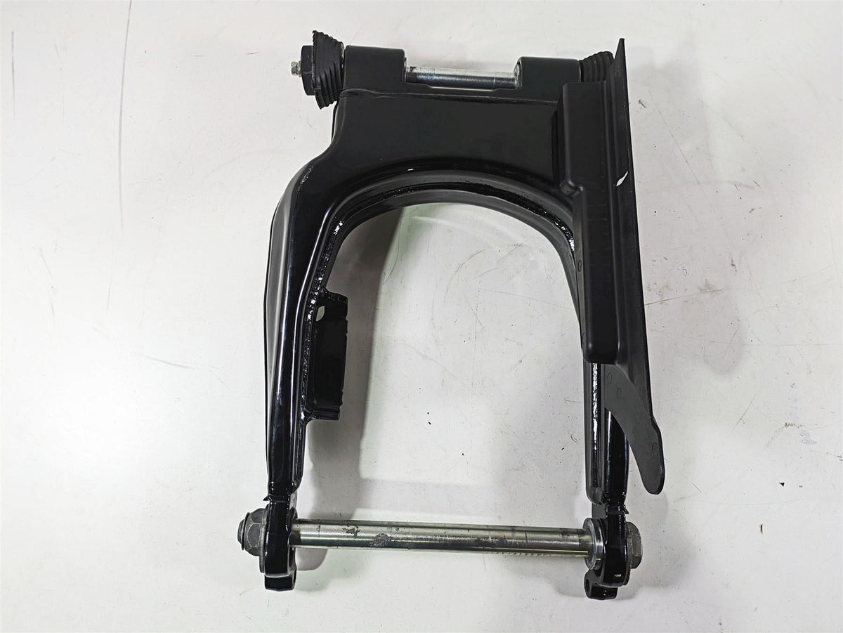 2020 Harley Touring FLHT Electra Glide Swingarm Swing Arm + Axle 47549-09A {{ shop.shopifyCountryName }} - Mototech271