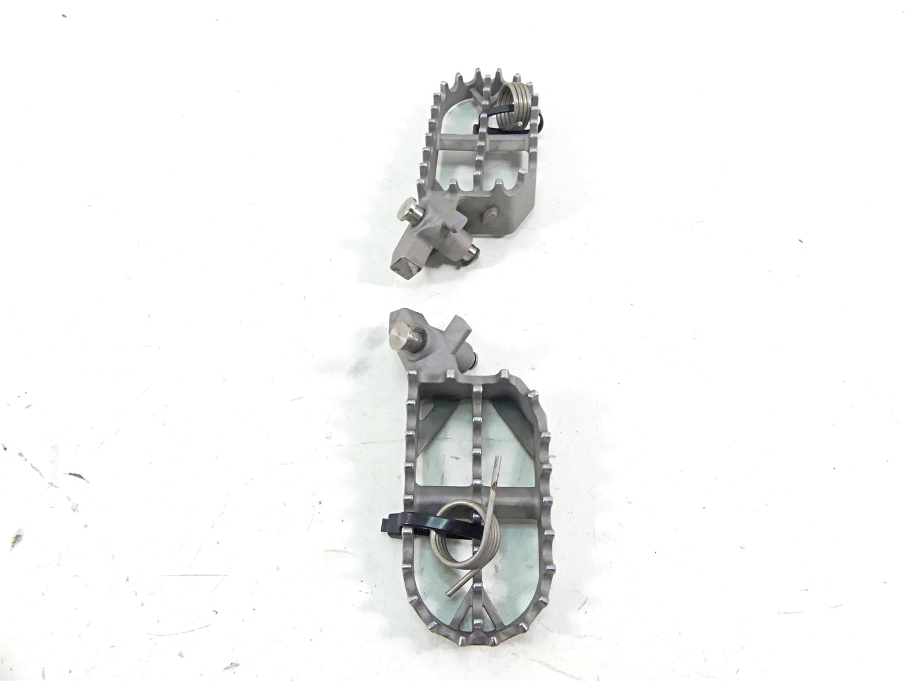 2016 BMW R1200GS Adv K51 Rider Footpeg Foot Peg Set 46718529843 46718529844 {{ shop.shopifyCountryName }} - Mototech271