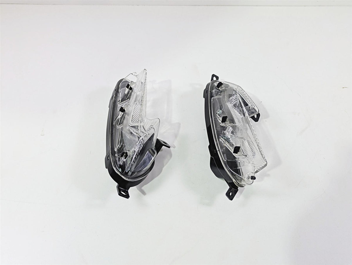 2023 Suzuki GSX1300 RR Hayabusa Front Turn Signal Indicator Set Read 35601-10L02 {{ shop.shopifyCountryName }} - Mototech271