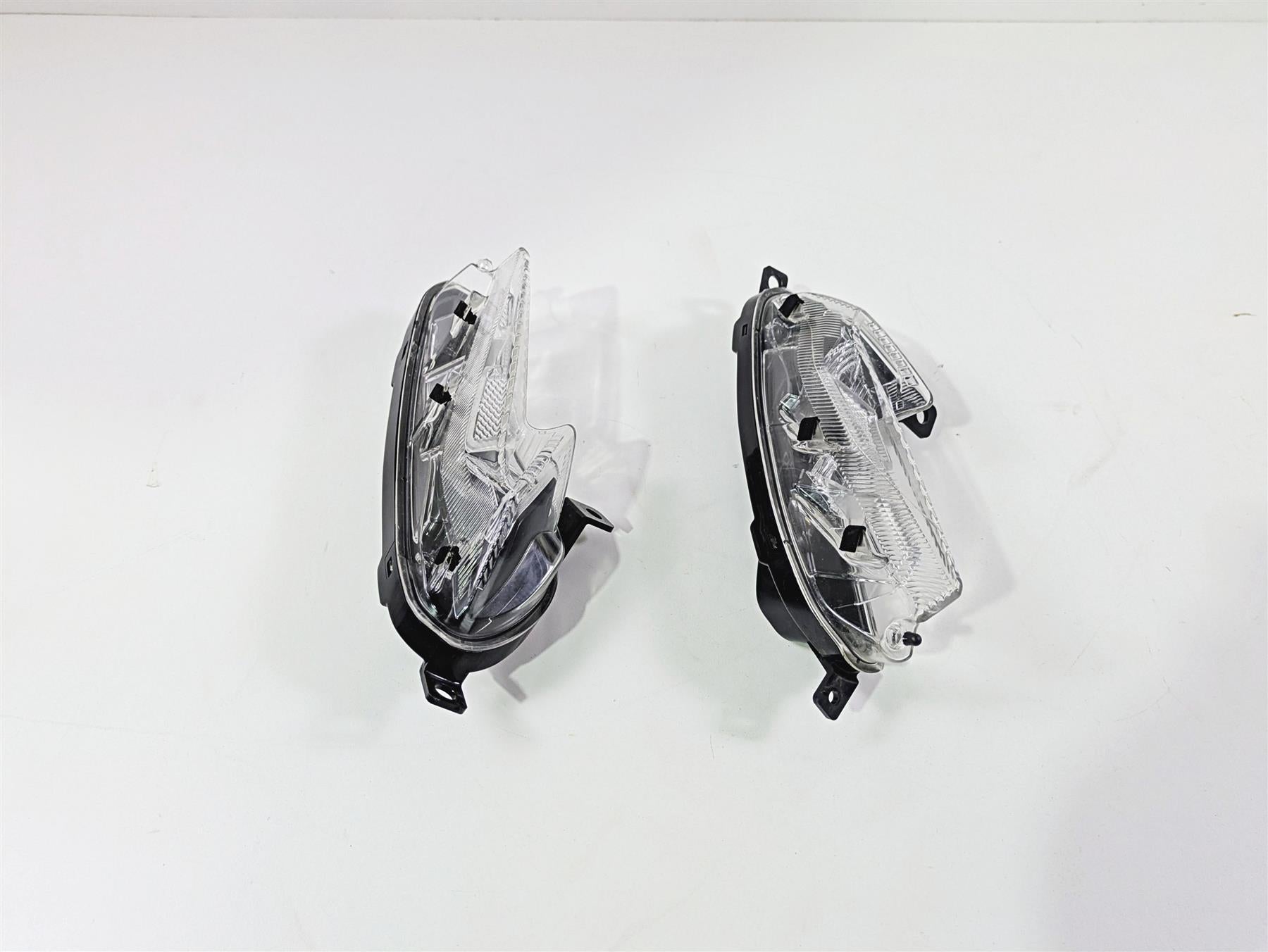 2023 Suzuki GSX1300 RR Hayabusa Front Turn Signal Indicator Set Read 35601-10L02 {{ shop.shopifyCountryName }} - Mototech271