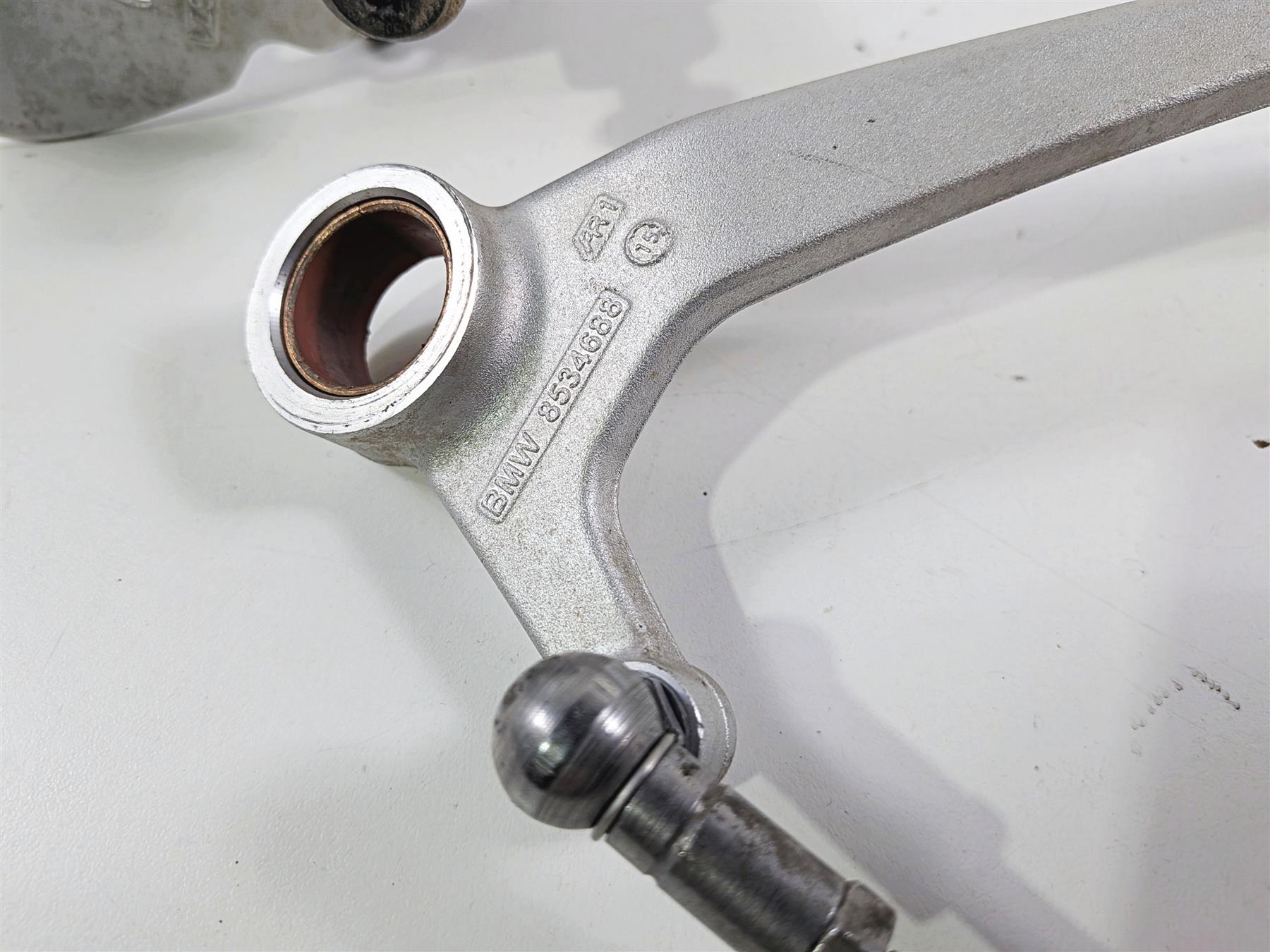 2016 BMW R1200RT RT RTW K52 Front Left Footpeg & Shifter 46718535641 46718560383 {{ shop.shopifyCountryName }} - Mototech271