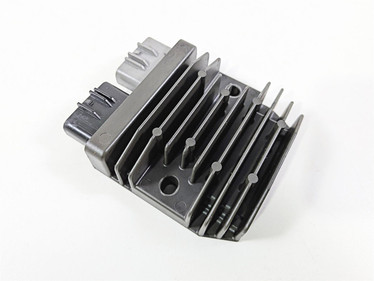 2012 Yamaha XV1900 Raider S Voltage Regulator Rectifier 1D7-81960-00-00 FH020AA {{ shop.shopifyCountryName }} - Mototech271