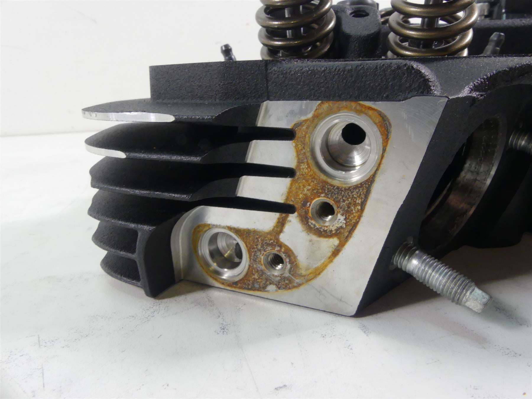 2018 Harley FLHC Softail Heritage Rear Cylinder Head Cylinderhead M8 16500404 {{ shop.shopifyCountryName }} - Mototech271