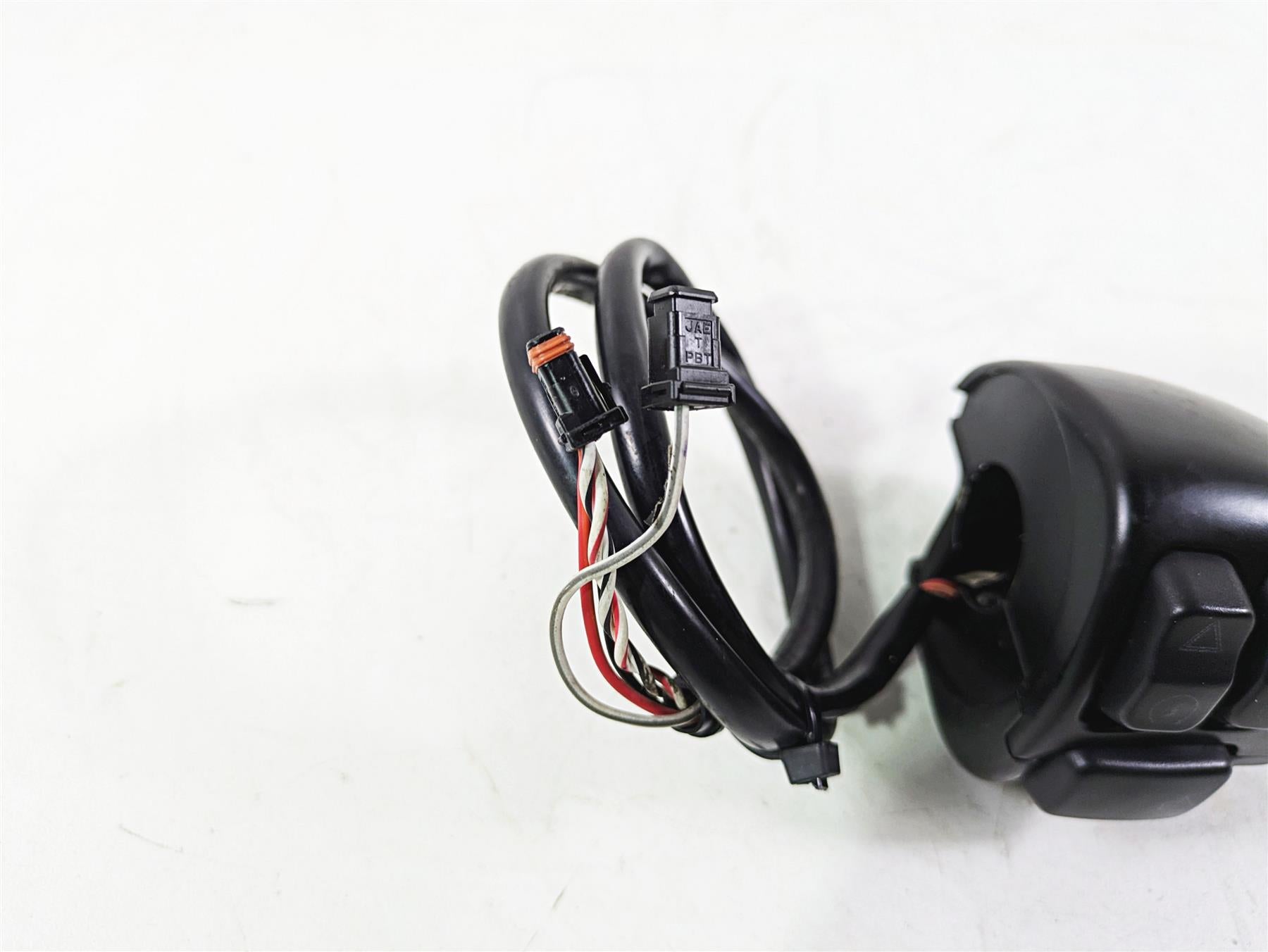 2018 Harley FXBR Softail Breakout Right Hand Start Stop Control Switch 71500462 {{ shop.shopifyCountryName }} - Mototech271