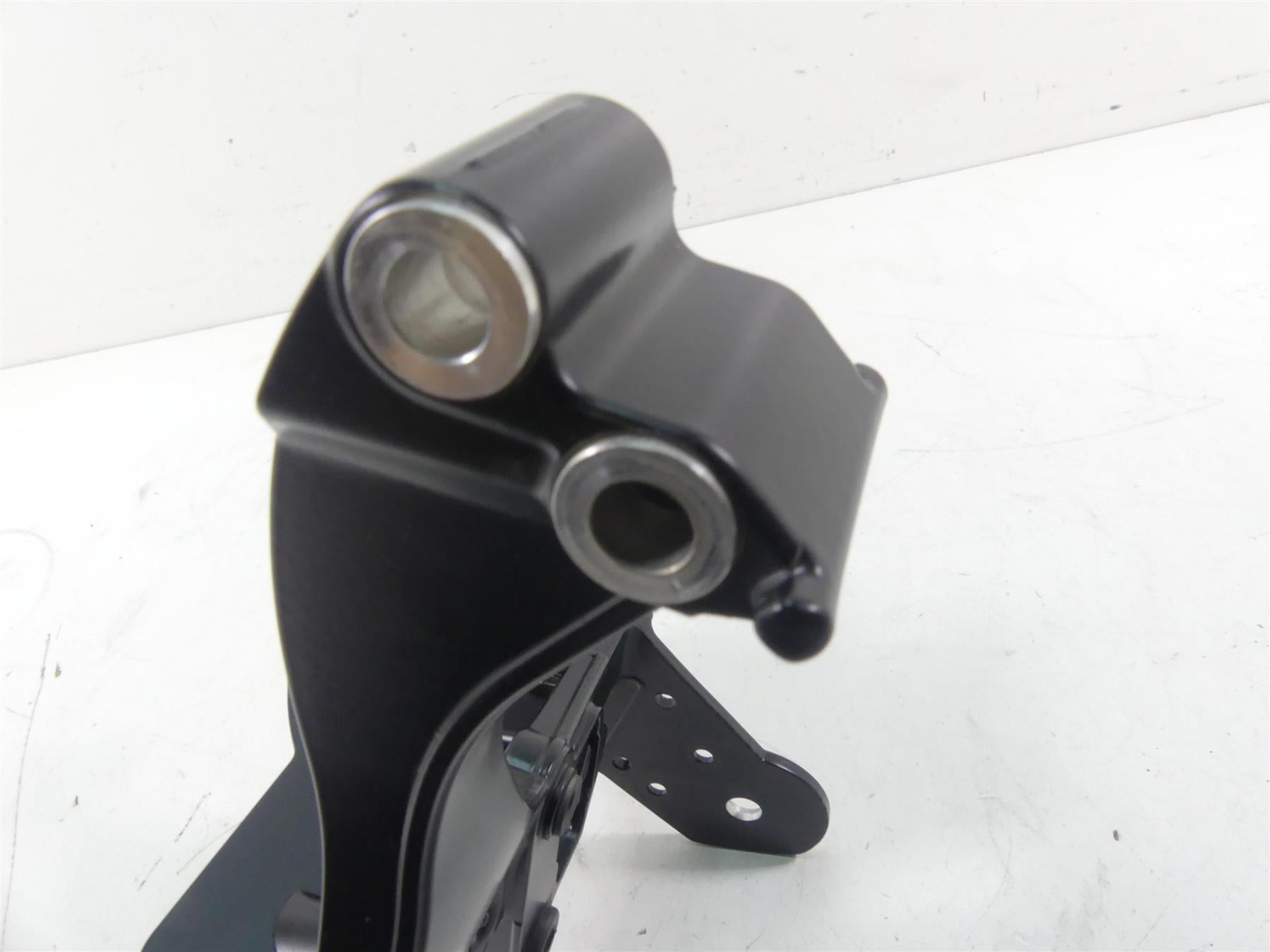 2017 BMW R1200GS GSW K50 Front Center Panel Stay Carrier Mount 46637726524 {{ shop.shopifyCountryName }} - Mototech271