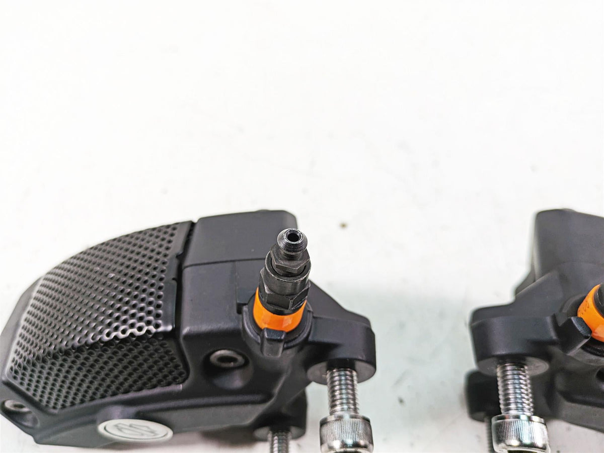 2015 Harley Touring FLHXS Street Glide Front Brake Caliper Set 43027-08 44023-08 {{ shop.shopifyCountryName }} - Mototech271