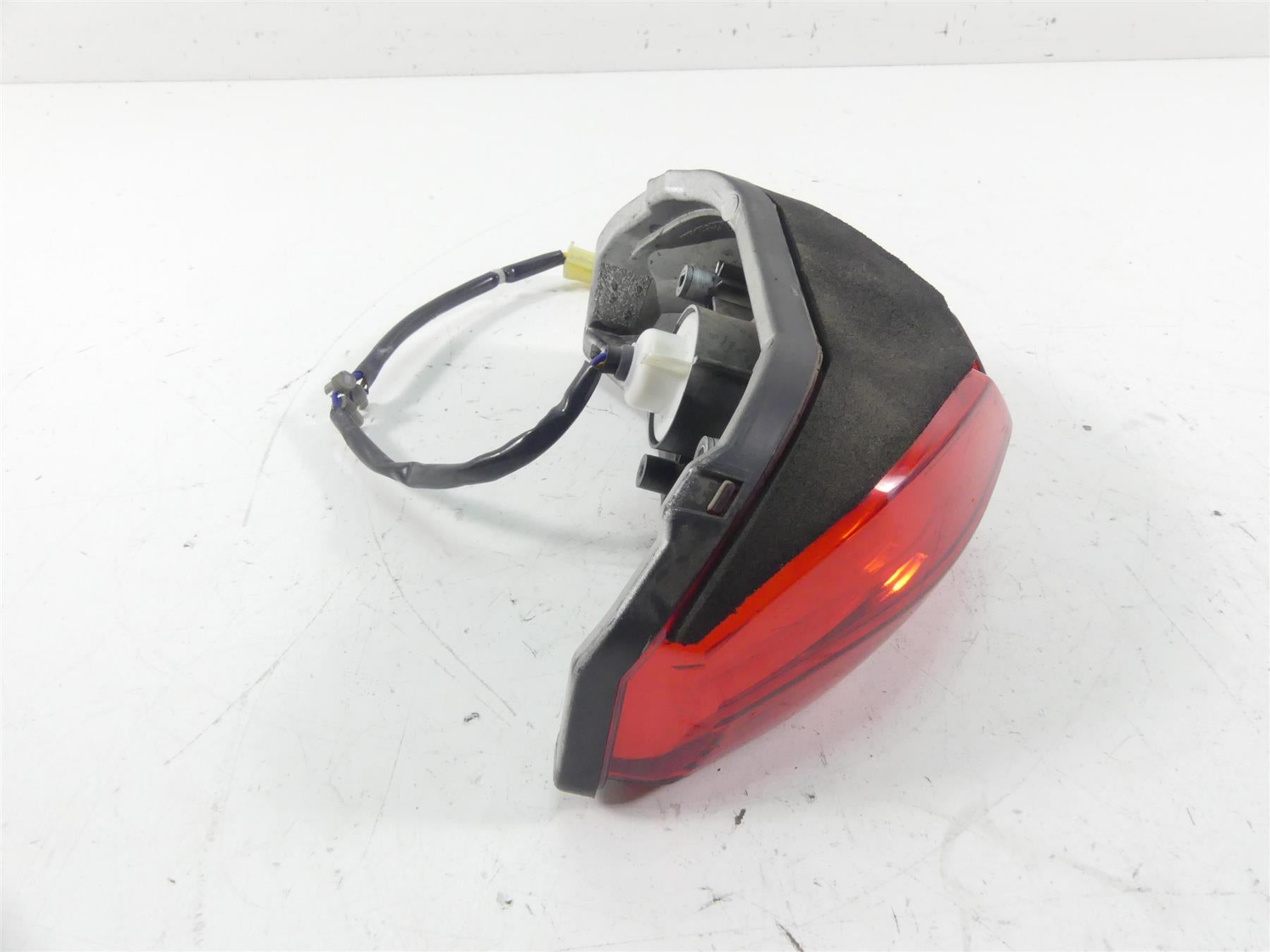 2008 Yamaha FZ1 Fazer Taillight Tail Stop Brake Light Lamp Lens 2D1-84710-00-00 {{ shop.shopifyCountryName }} - Mototech271