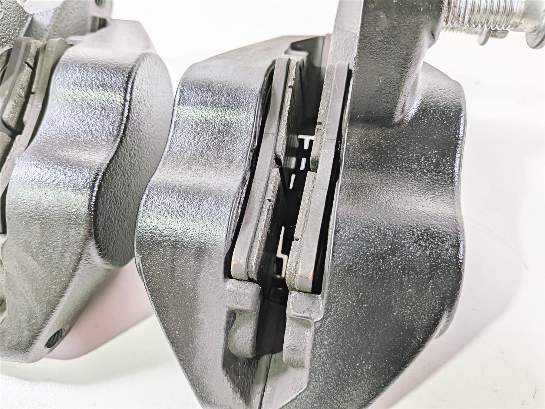 2022 Harley Softail FXLRST Low Rider Front Brake Caliper Set 41300095 {{ shop.shopifyCountryName }} - Mototech271