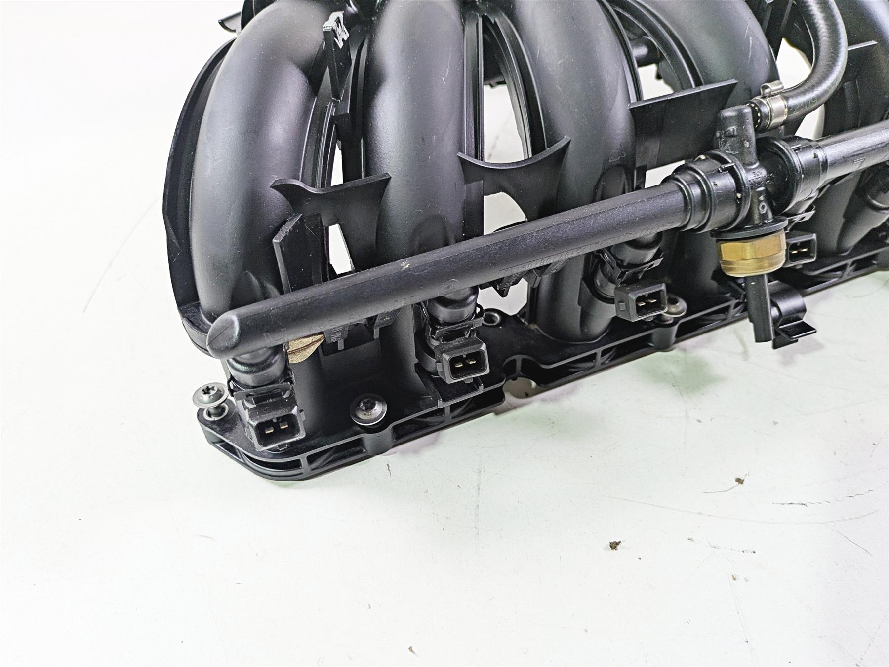 2015 BMW K1600 GT K48 Intake Manifold & Fuel Injector Set 13617728410 {{ shop.shopifyCountryName }} - Mototech271