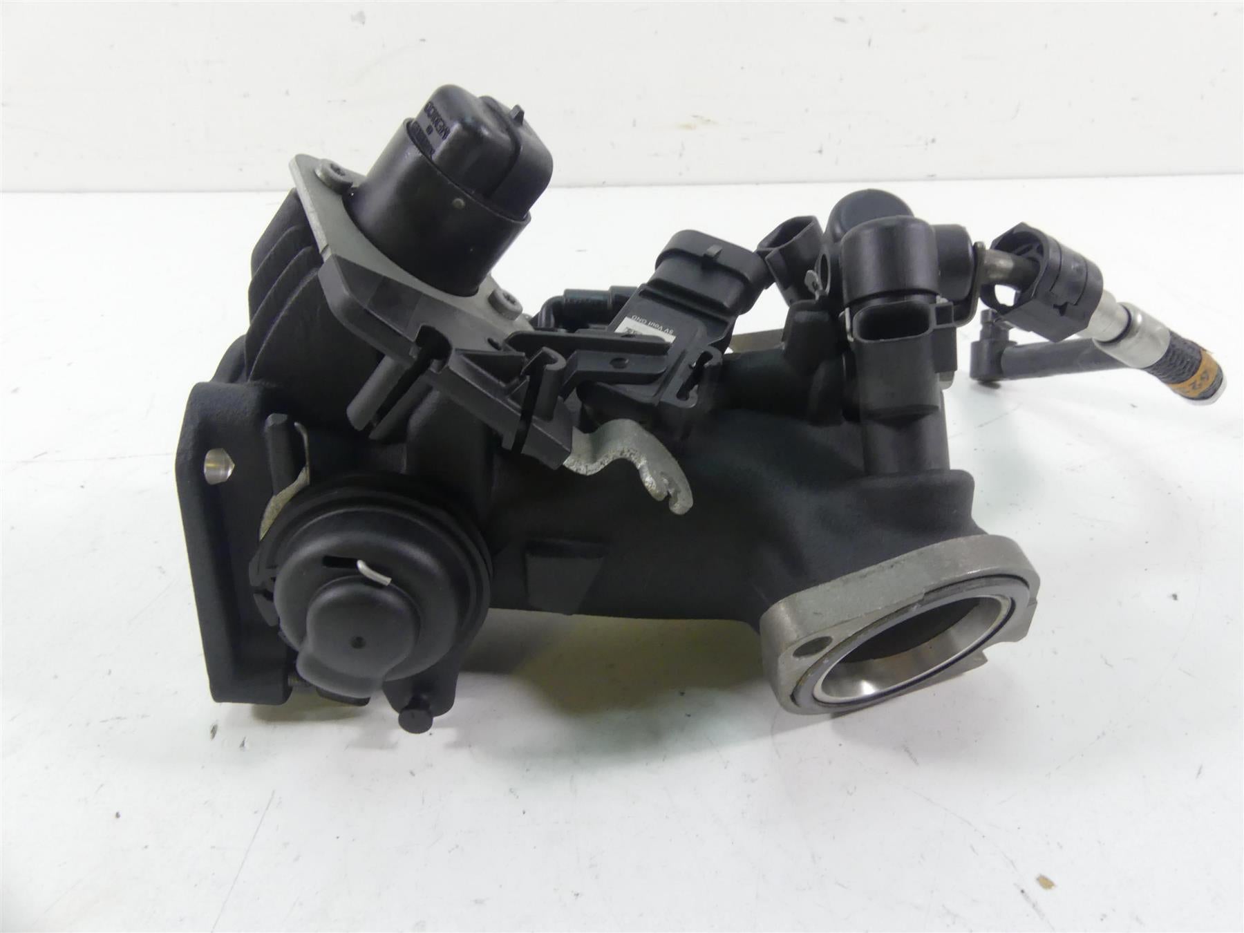 2015 Harley FXDF Dyna Fat Bob Throttle Body Fuel Injection Injectors 27708-10A {{ shop.shopifyCountryName }} - Mototech271
